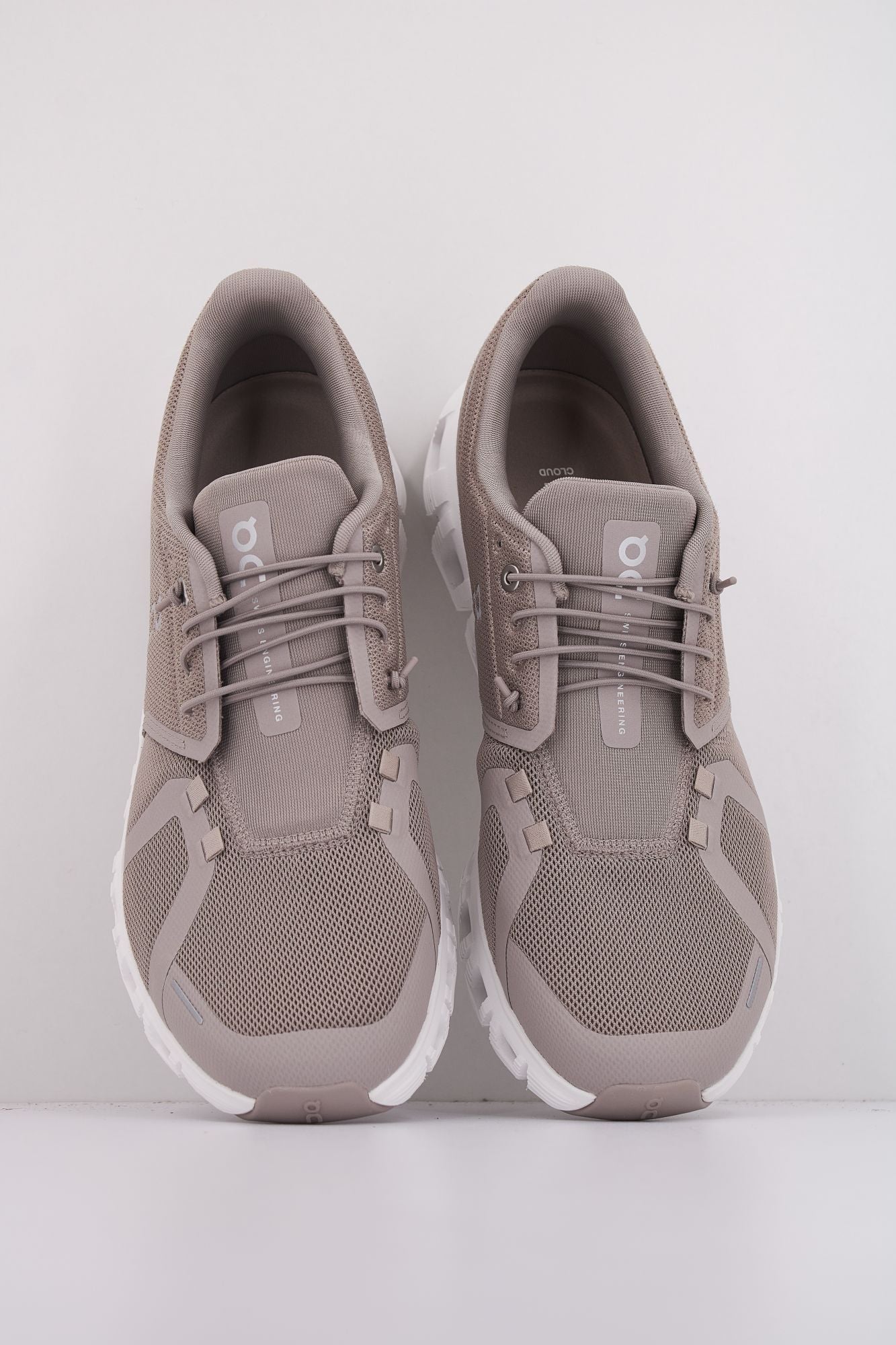 ON RUNNING CLOUD 6 en color MARRON (3)