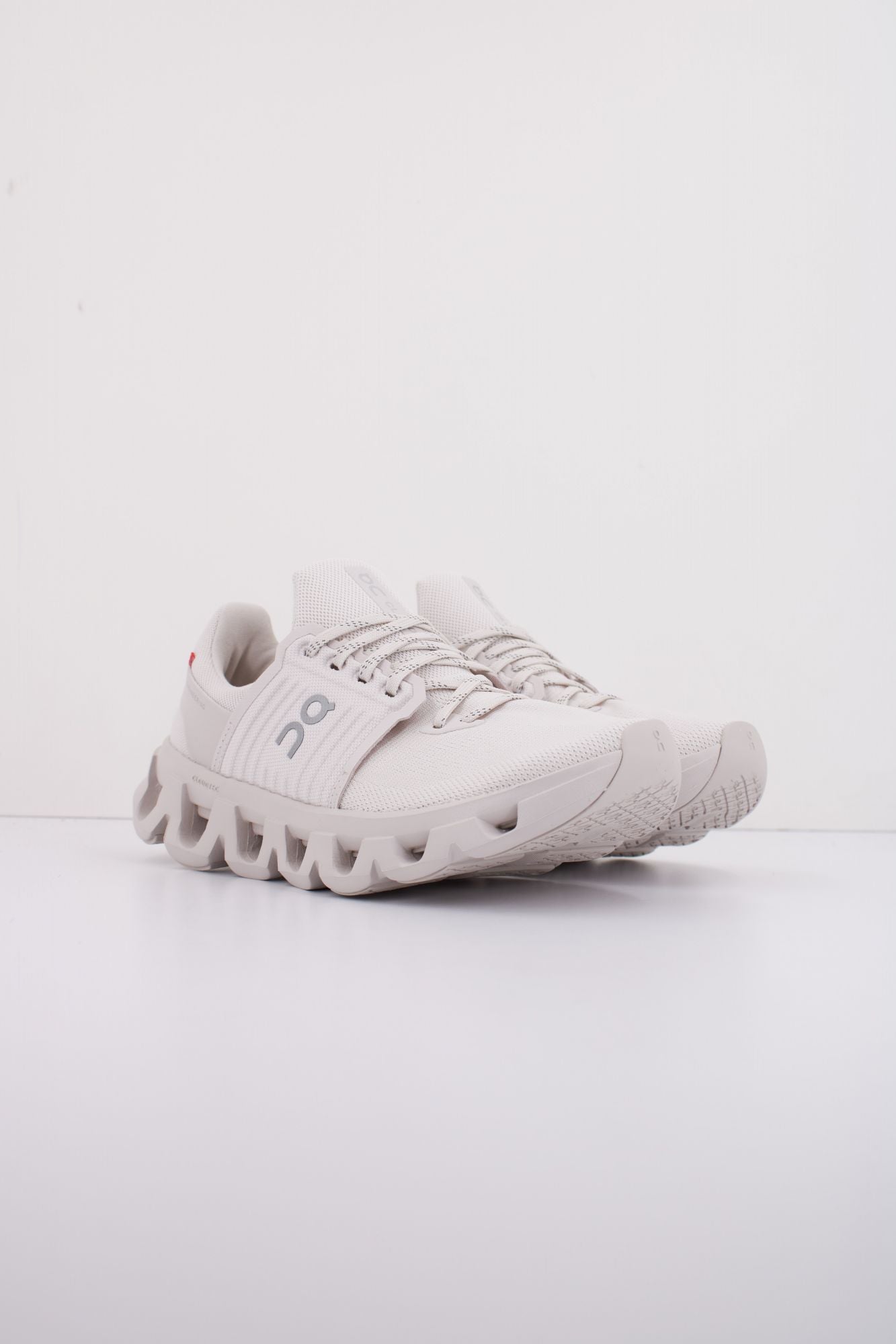 ON RUNNING CLOUDSWIFT 4 en color NUDE (2)