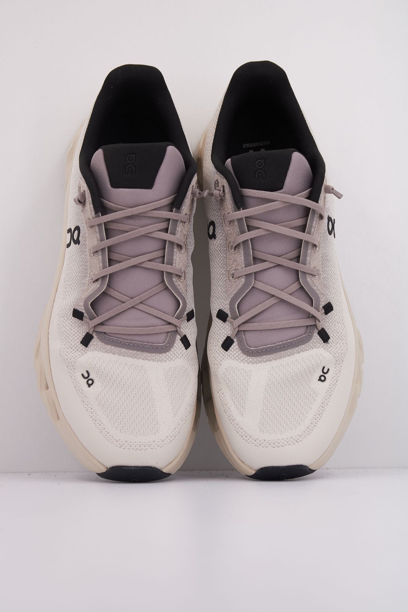 ON RUNNING CLOUDTILT en color BEIS (3)