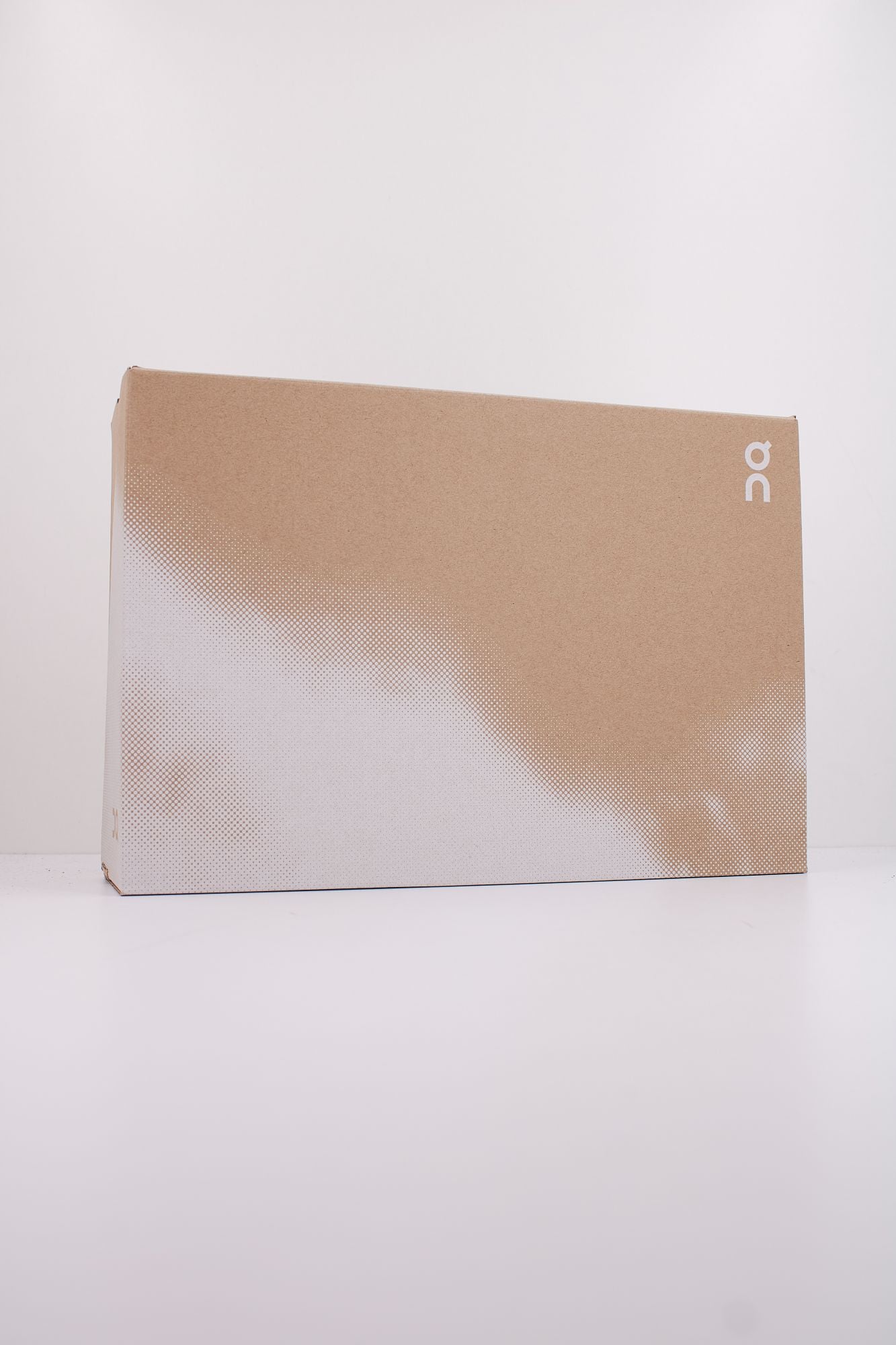 ON RUNNING CLOUDTILT en color BEIS (6)