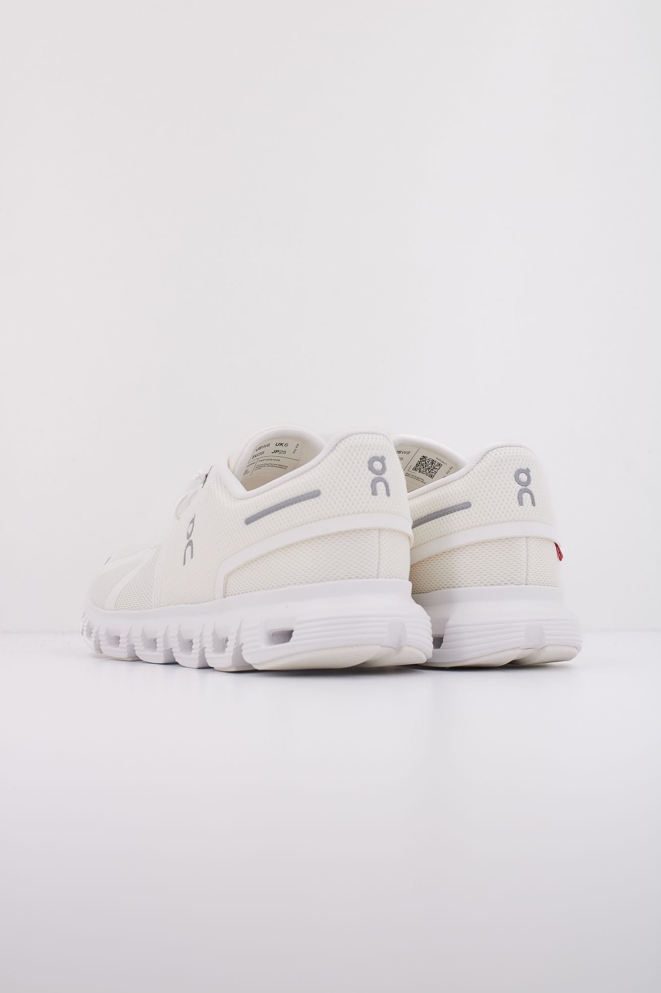 ON RUNNING CLOUD 6 en color BLANCO (4)