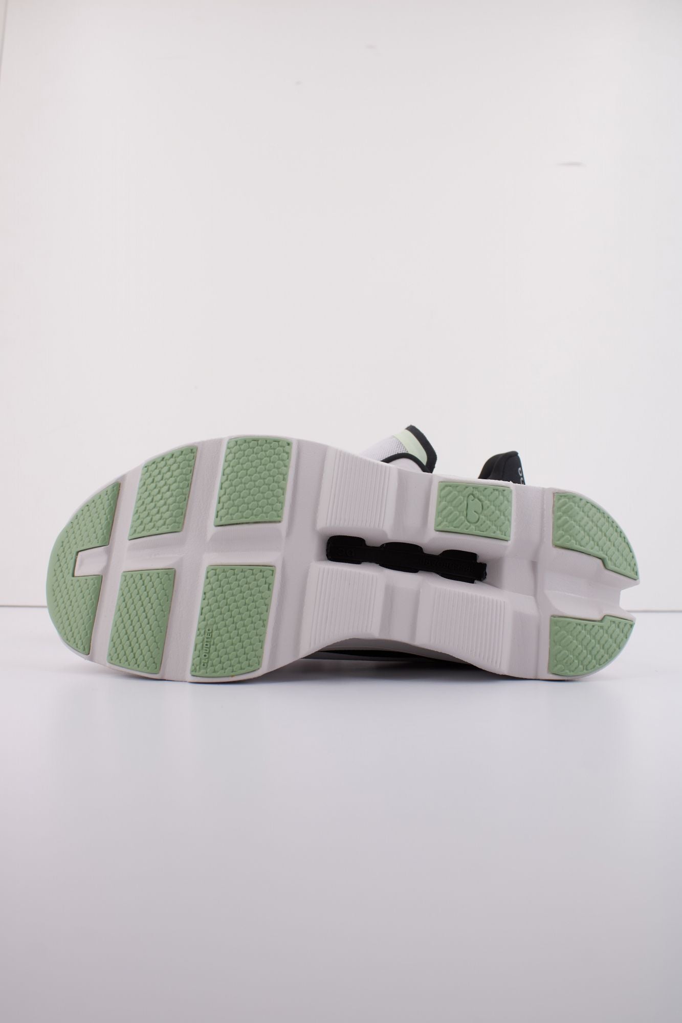 ON RUNNING CLOUDMONSTER M en color BLANCO (5)