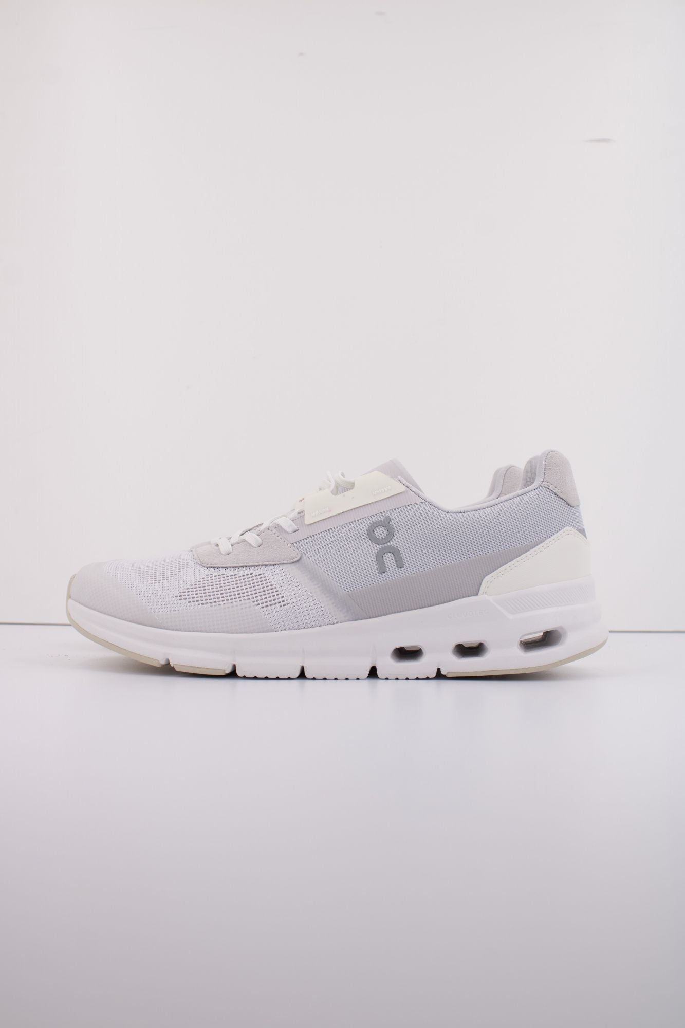 ON RUNNING CLOUDRIFT M en color BLANCO (1)