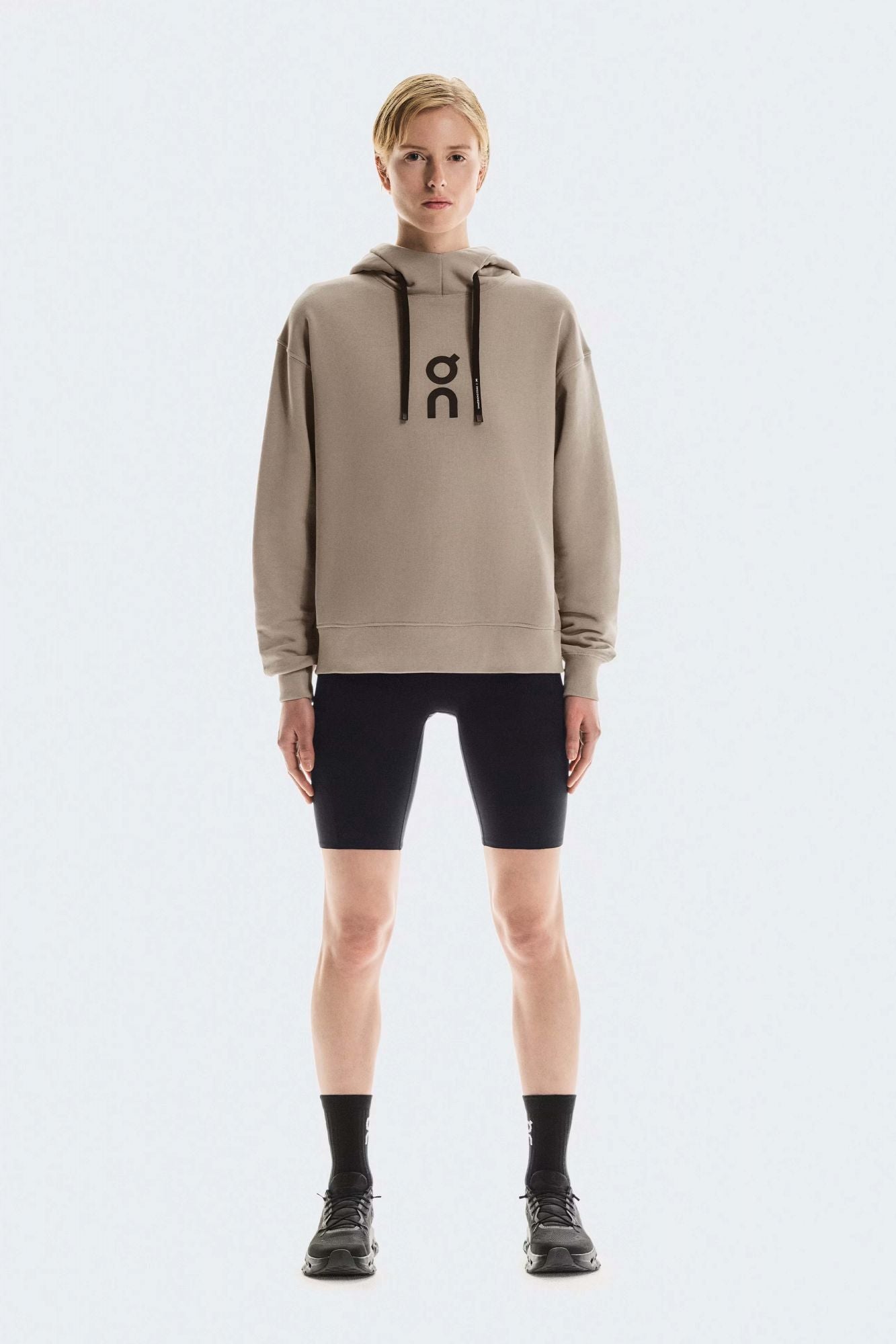 ON RUNNING CLUB HOODIE W en color MARRON (4)