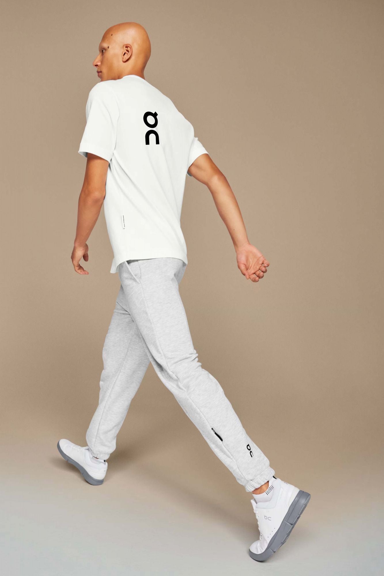 ON RUNNING  CLUB PANTS  en color GRIS (4)