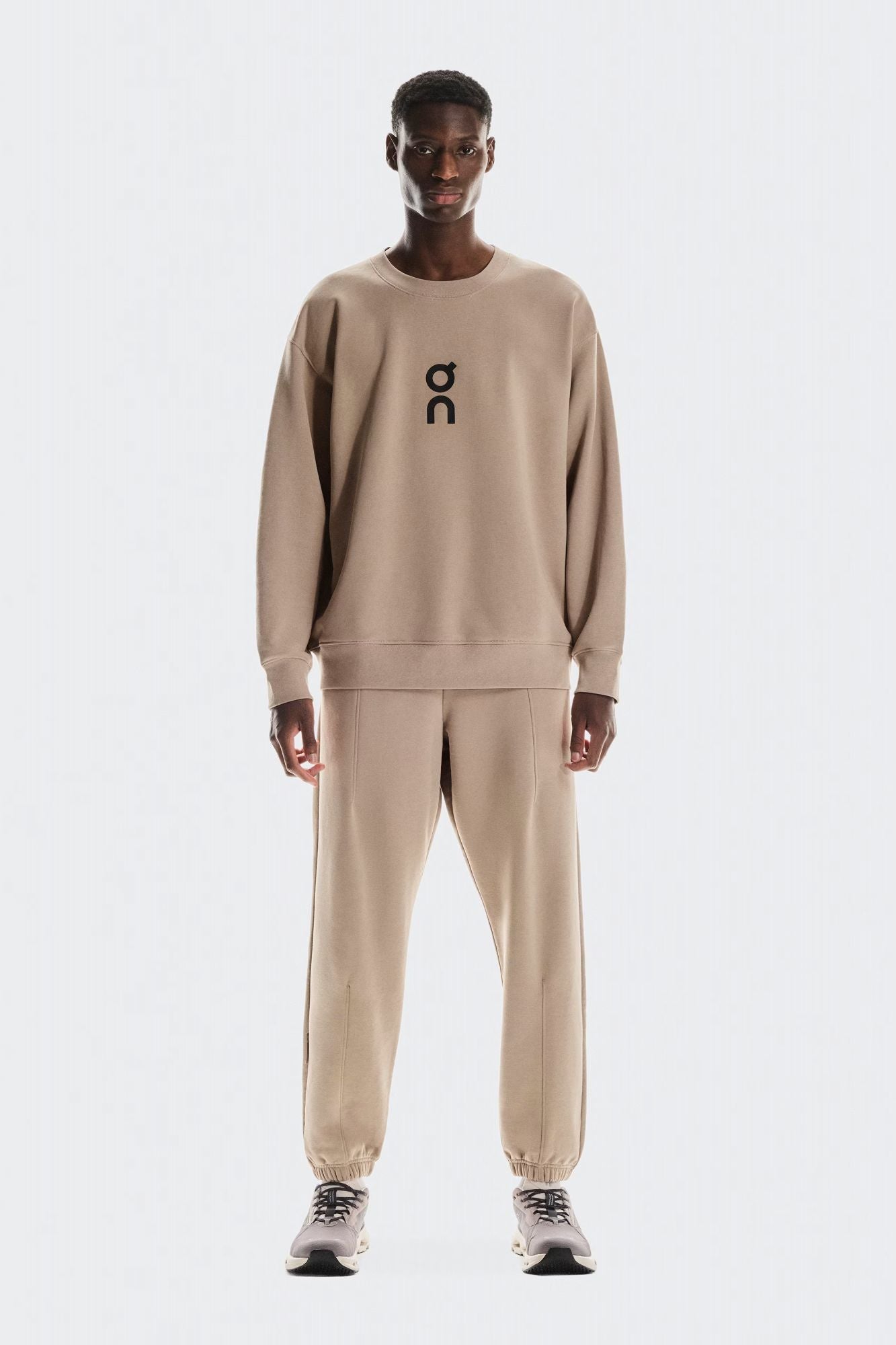 ON RUNNING CLUB CREW M en color MARRON (4)