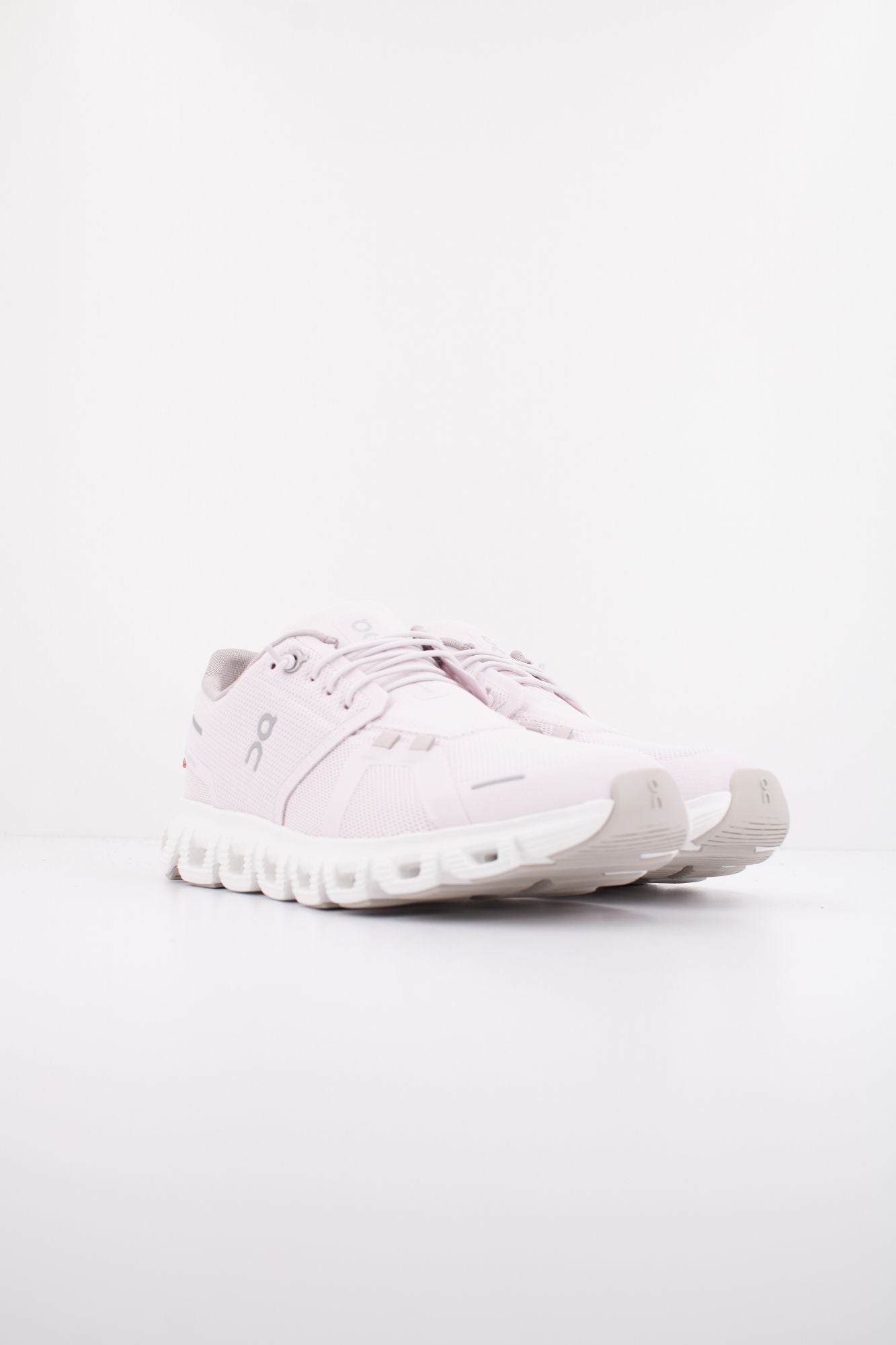 ON RUNNING CLOUD 6 en color VIOLETA (2)