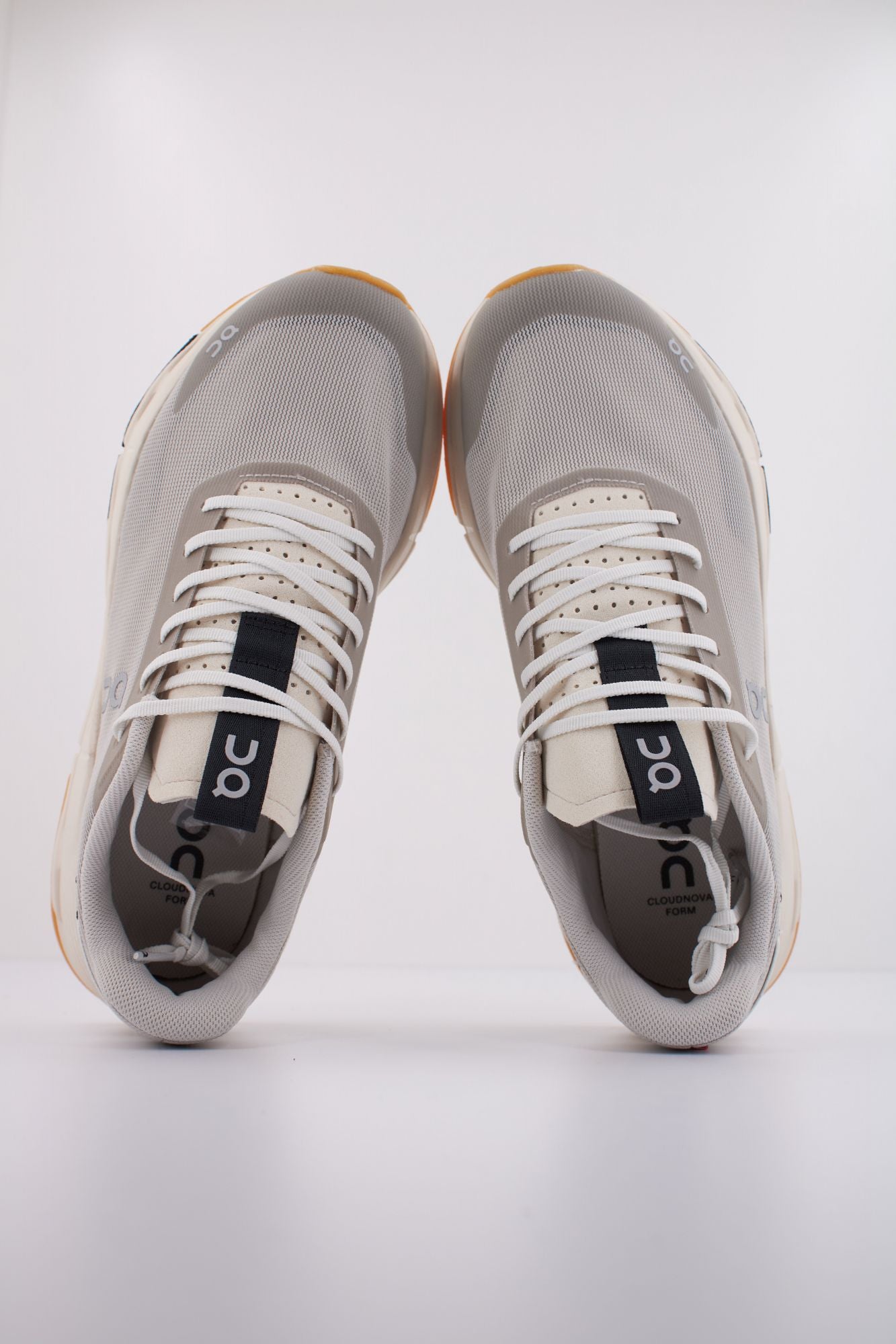 ON RUNNING CLOUDNOVA FORM 2 en color MARRON (3)