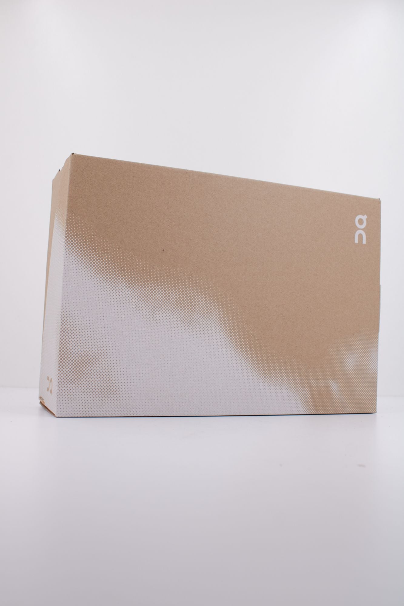 ON RUNNING CLOUD 6 VERSA en color NEGRO (6)