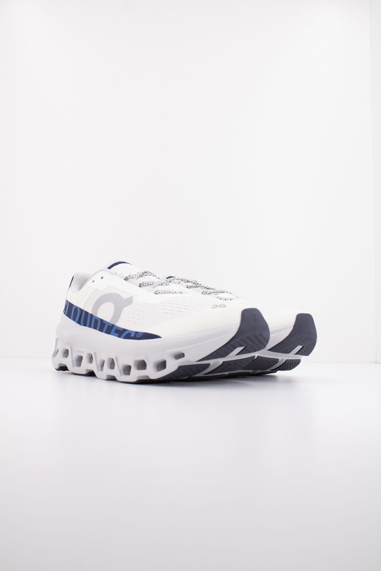 ON RUNNING CLOUDMONSTER en color BLANCO (2)