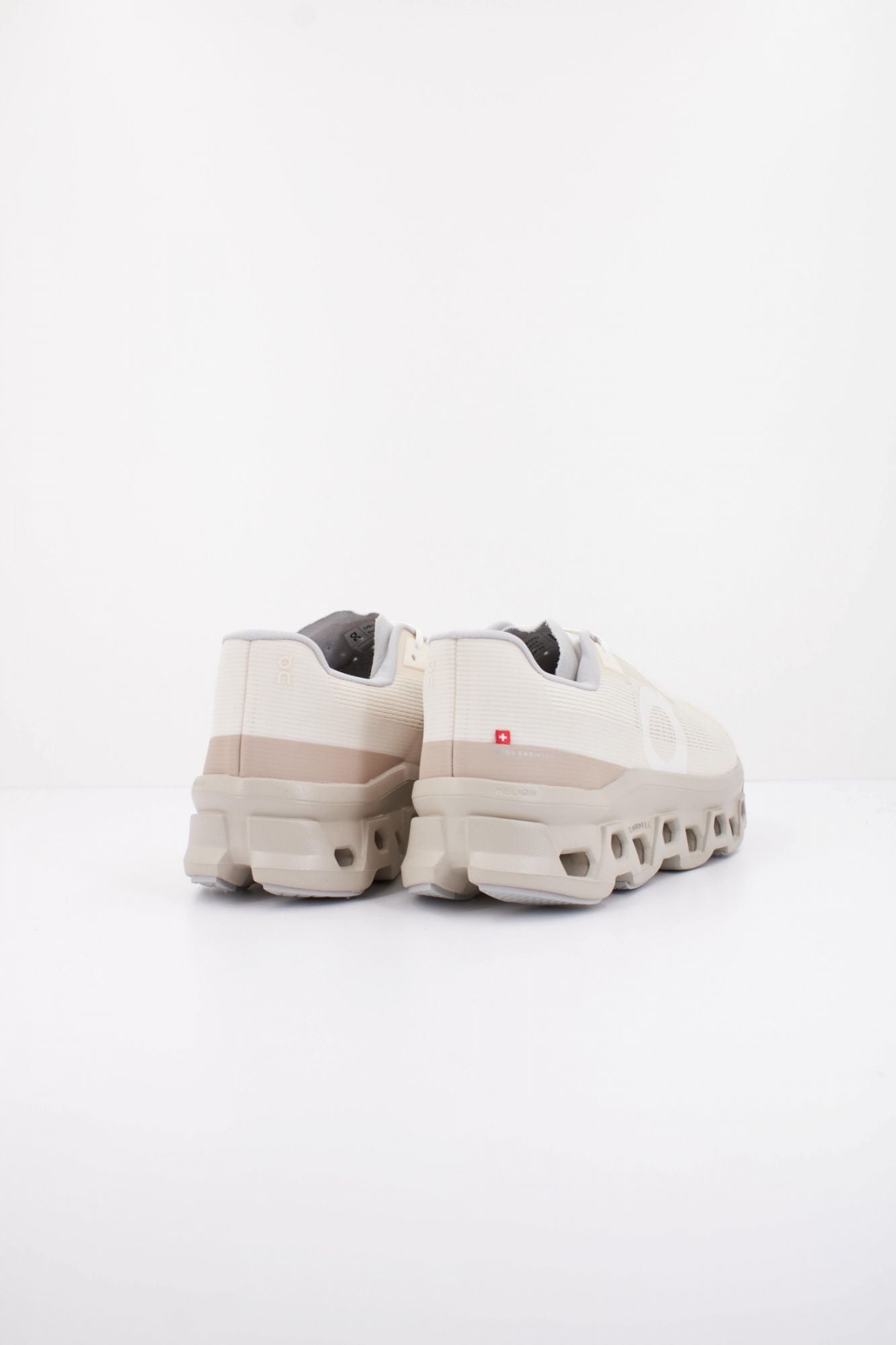 ON RUNNING CLOUDMONSTER VOID en color BEIS (4)