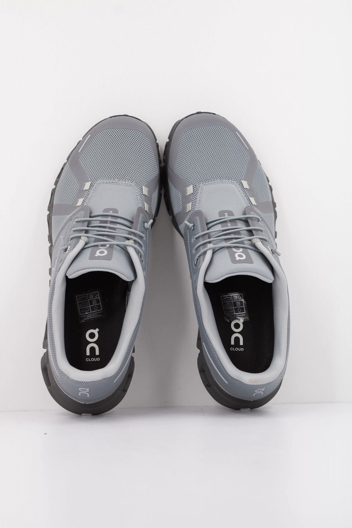 ON RUNNING CLOUD 6 en color GRIS (3)