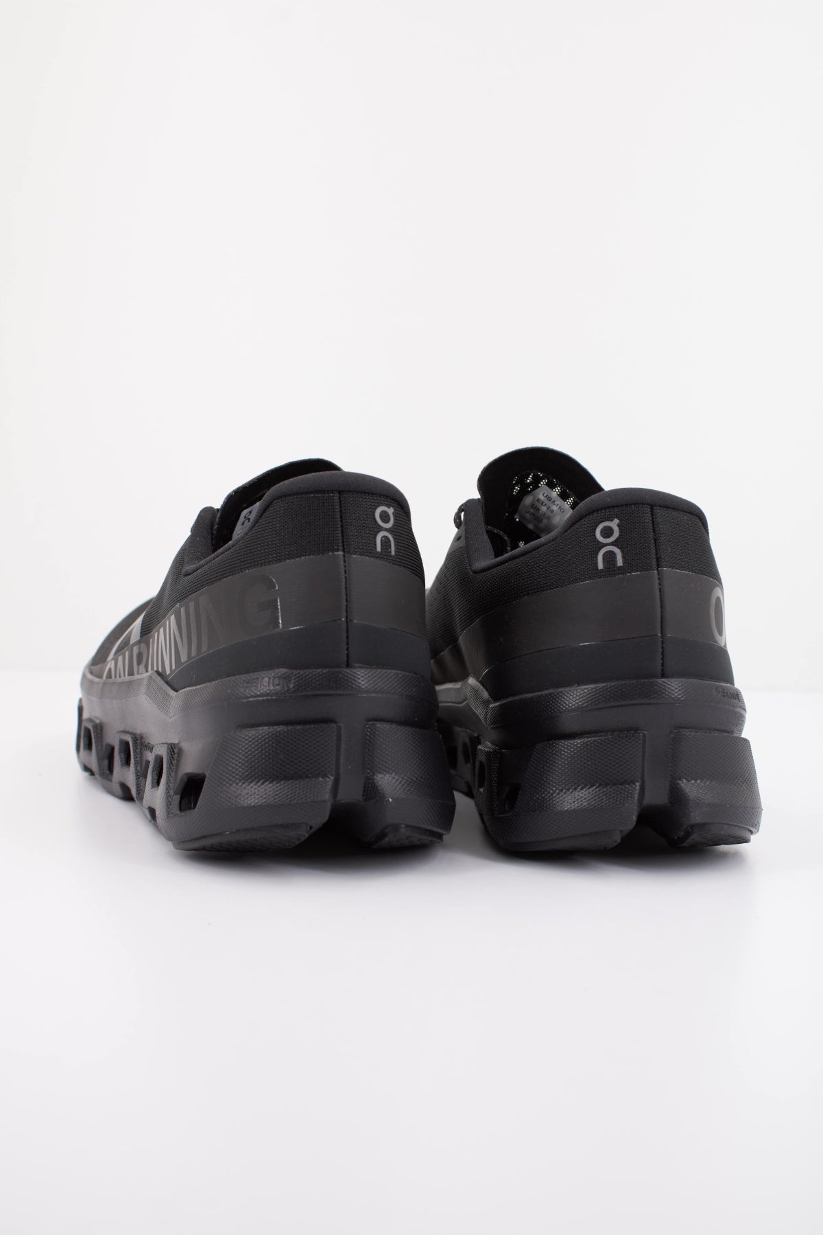 ON RUNNING CLOUDMONSTER 1 M en color NEGRO (4)