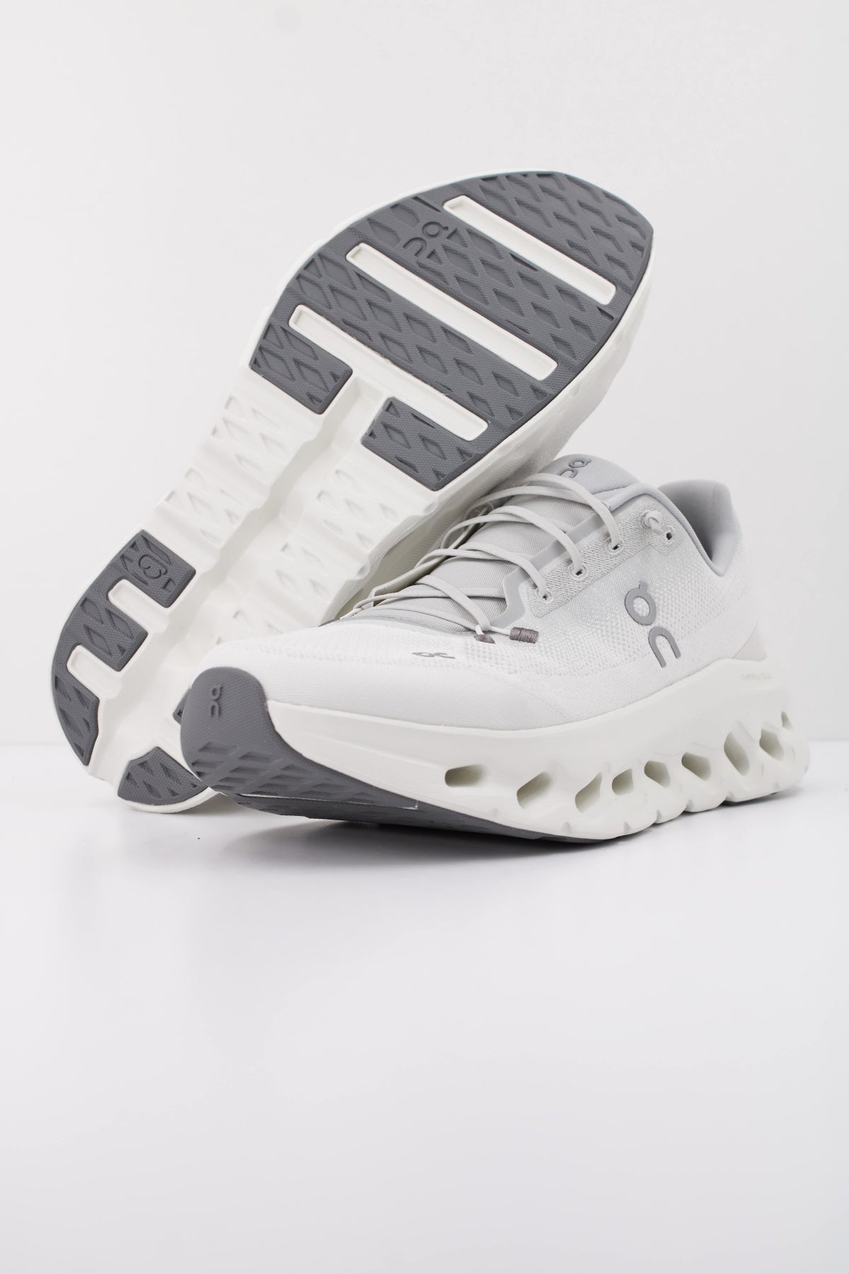 ON RUNNING CLOUDTILT M en color BLANCO (5)