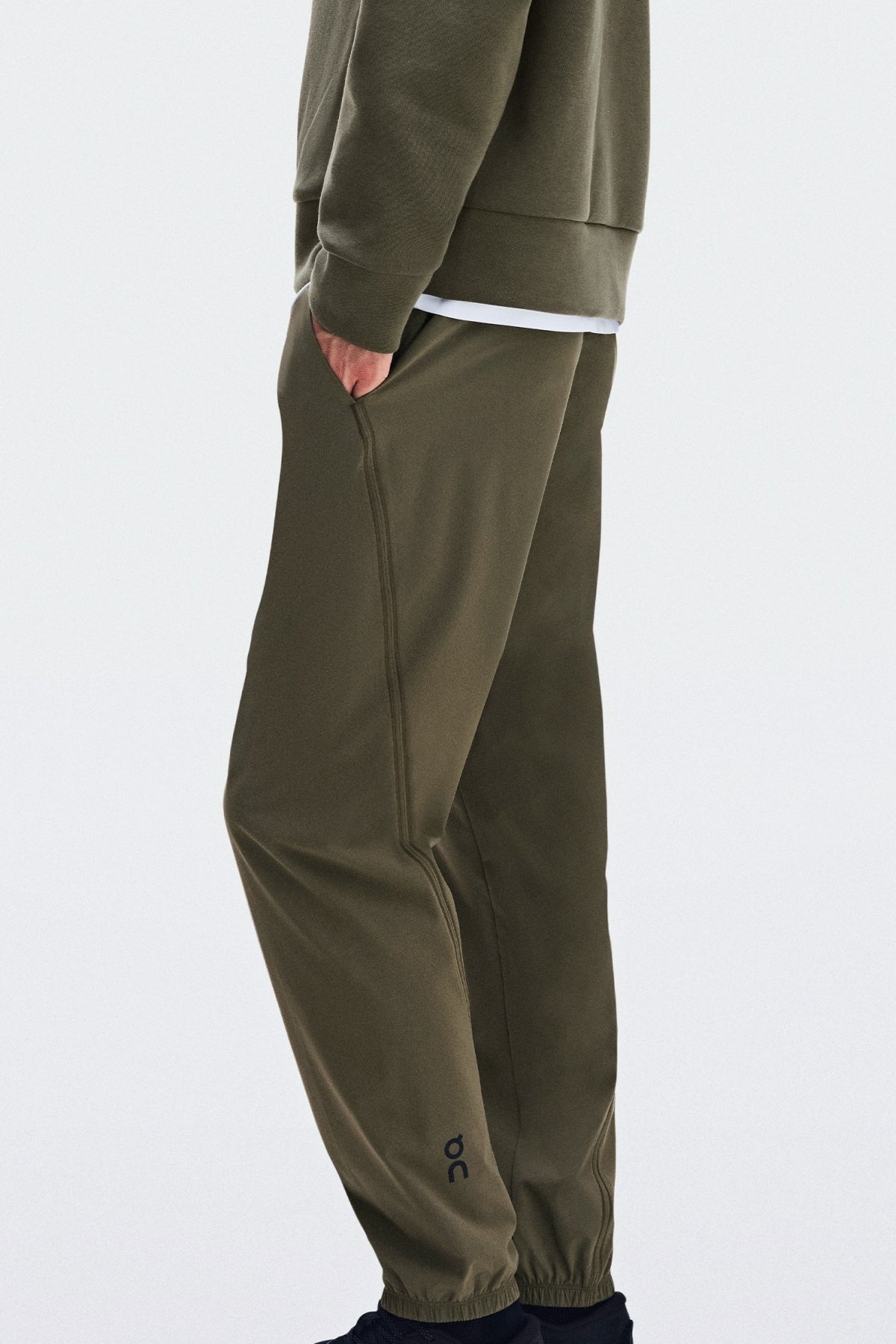 ON RUNNING FOCUS PANTS 1 M BARK en color  (4)