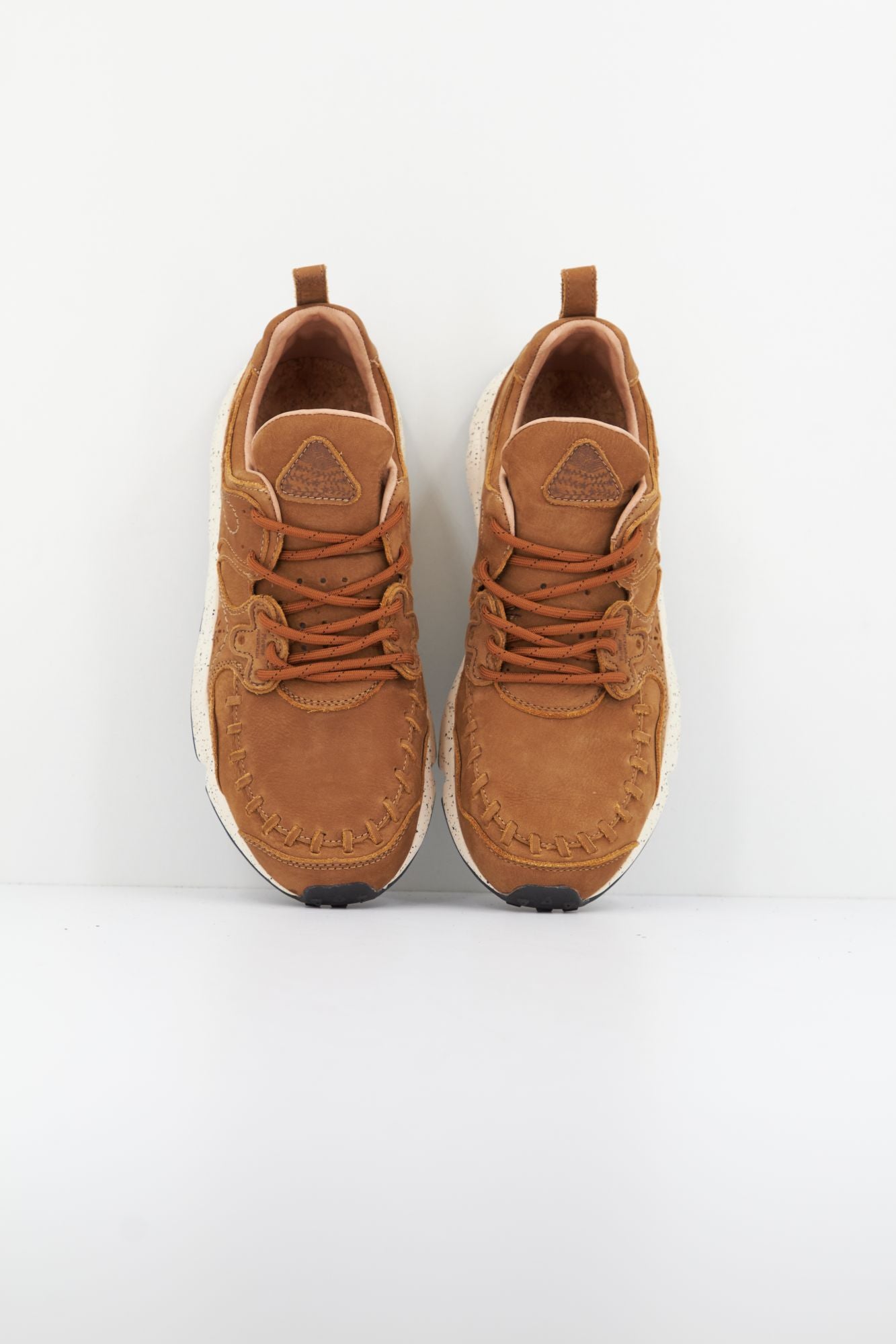 FLOWER MOUNTAIN YAMANO MAN en color MARRON (2)