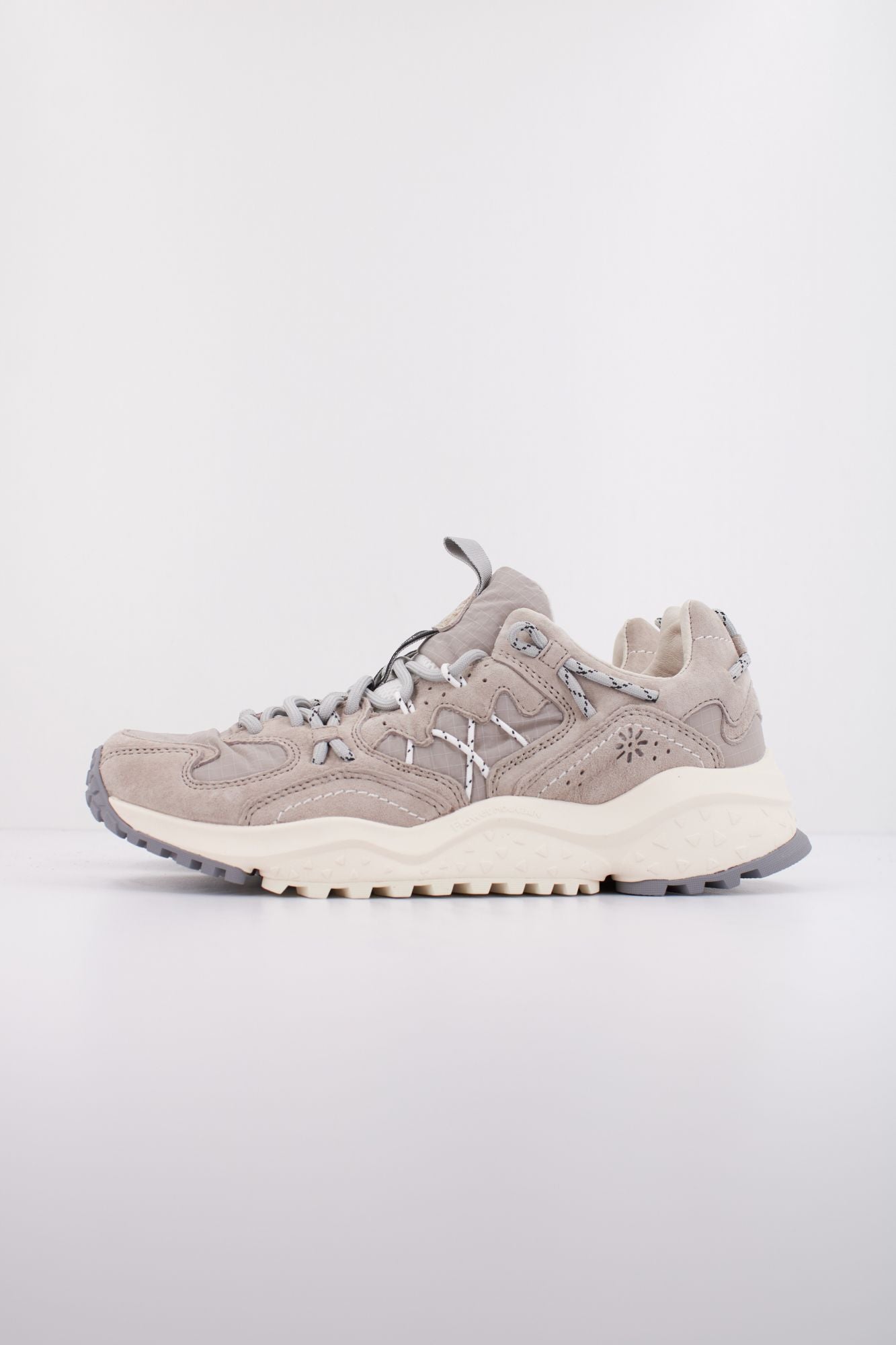 FLOWER MOUNTAIN YAMABUSHI UNI en color MARRON CLARO (1)