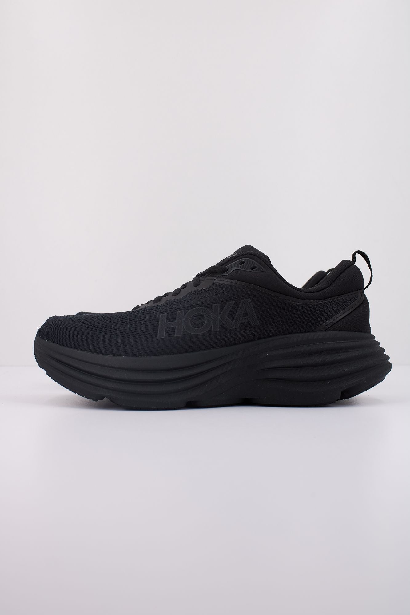 HOKA BONDI 8 en color NEGRO (1)