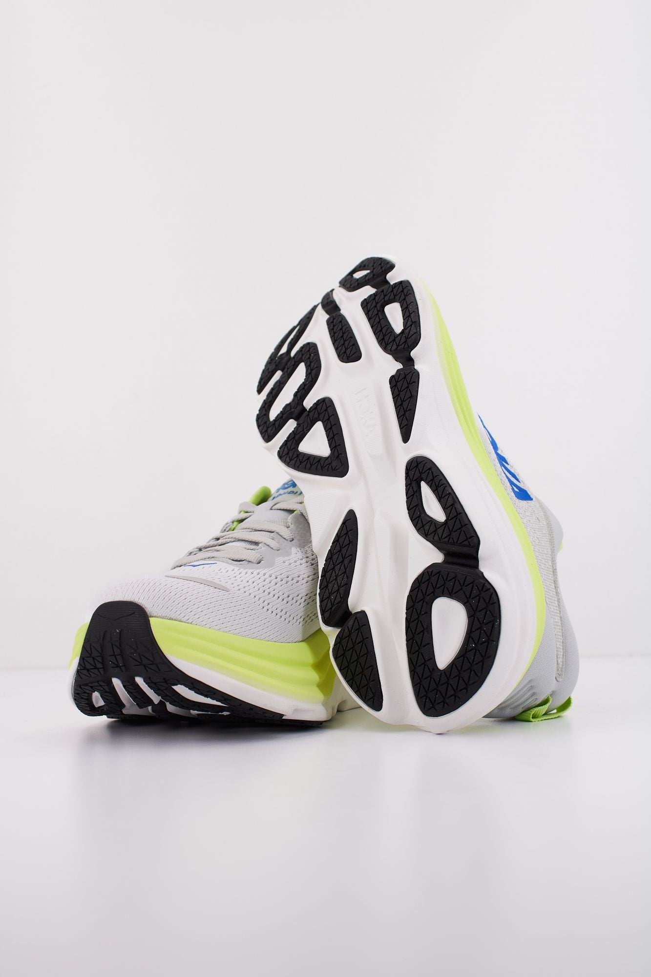 HOKA  BONDI 8 en color AMARILLO (5)