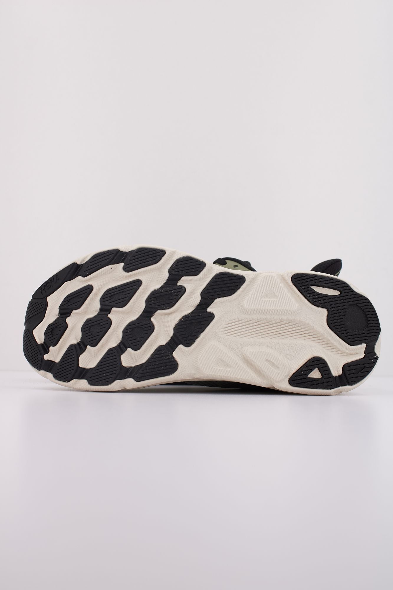 HOKA CLIFTON 9 en color VERDE (5)