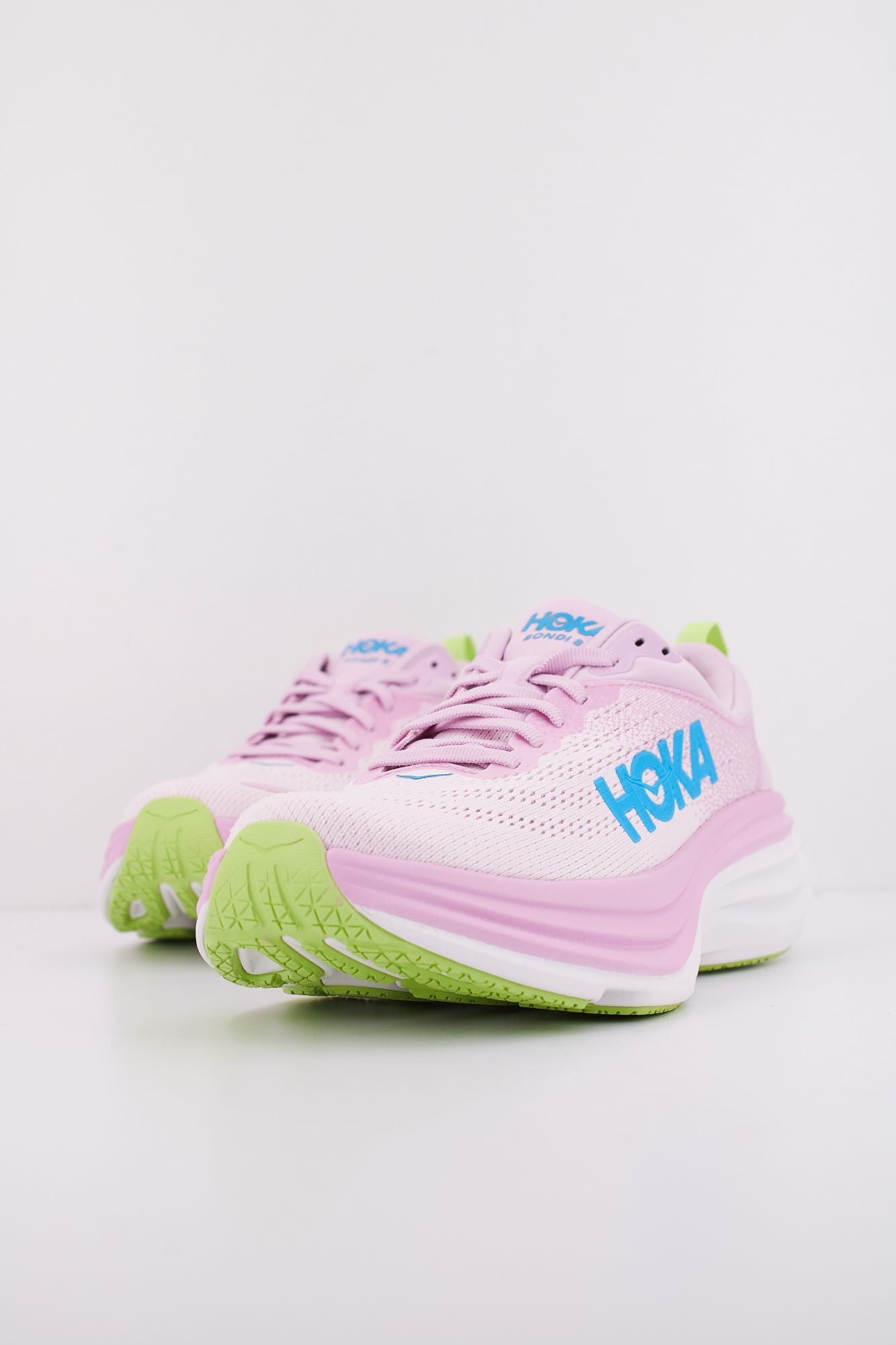 HOKA BONDI 8 en color ROSA (2)