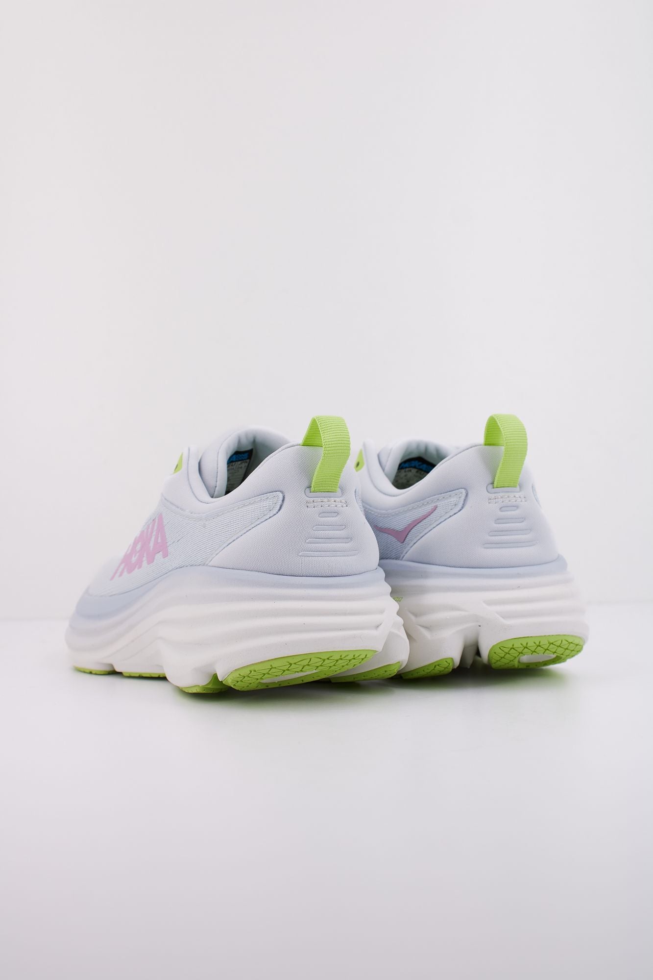 HOKA BONDI 8 en color VIOLETA (4)