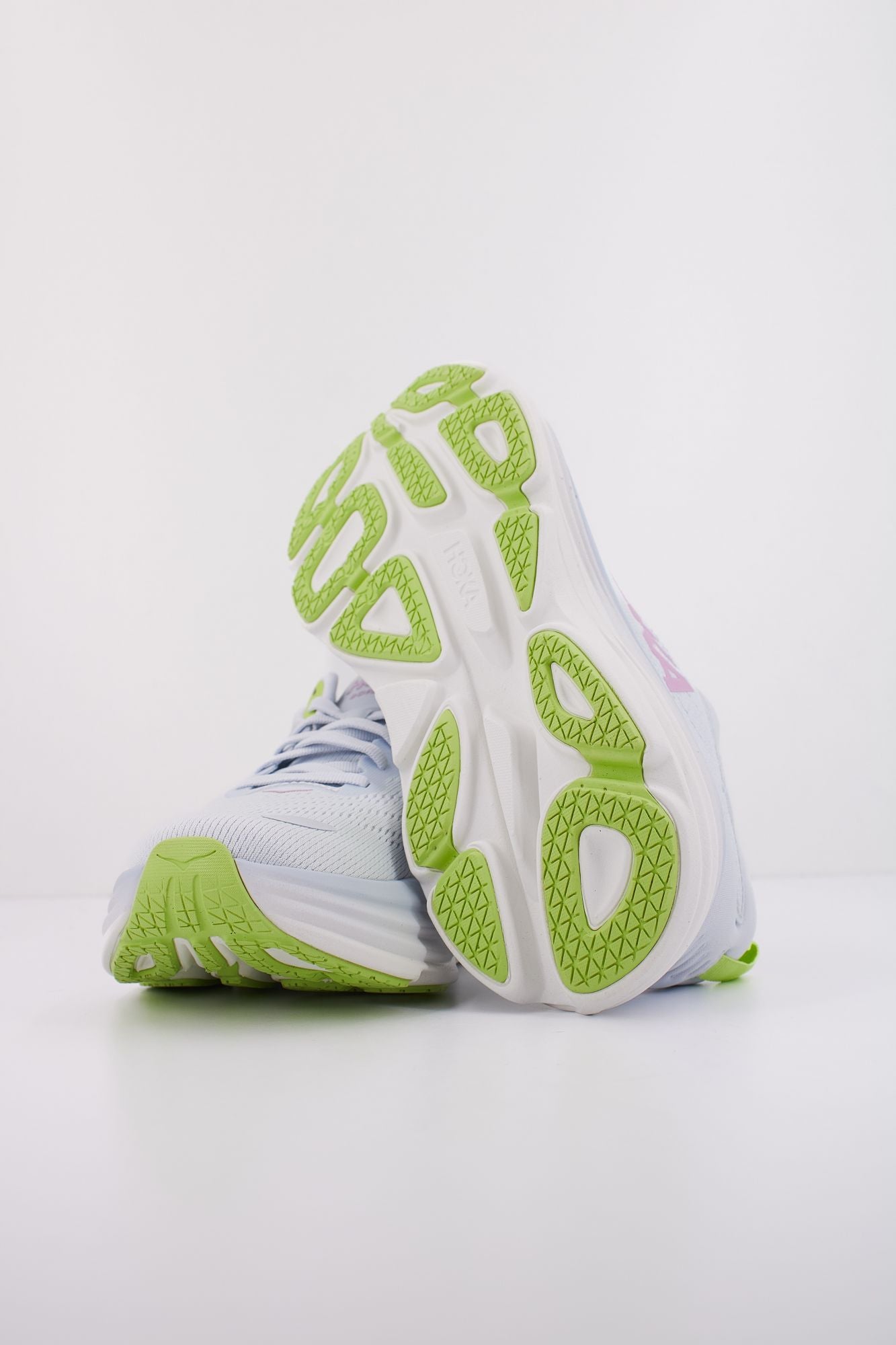 HOKA BONDI 8 en color VIOLETA (5)