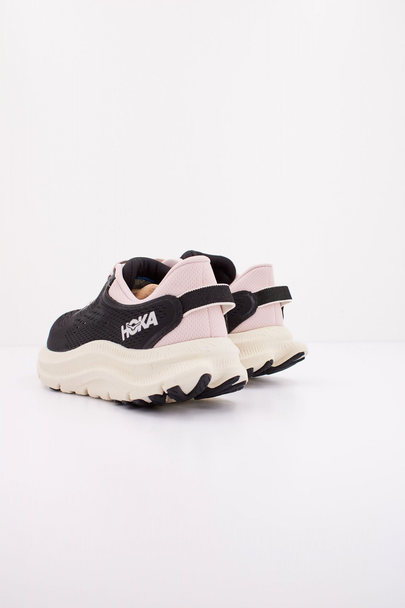 HOKA KAWANA 2 en color NEGRO (4)