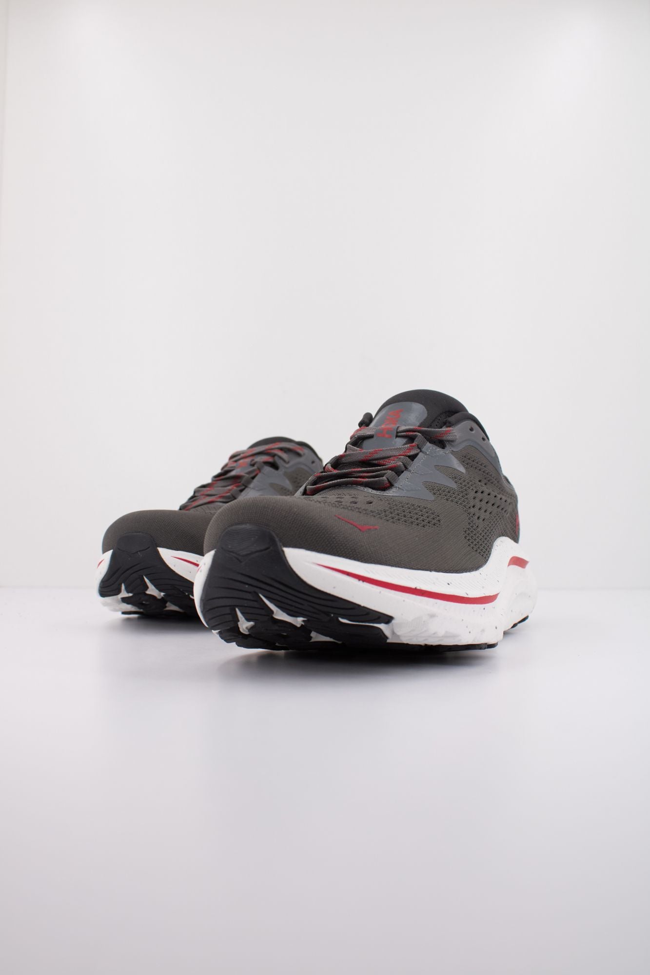 HOKA  KAWANA 2  en color GRIS (2)