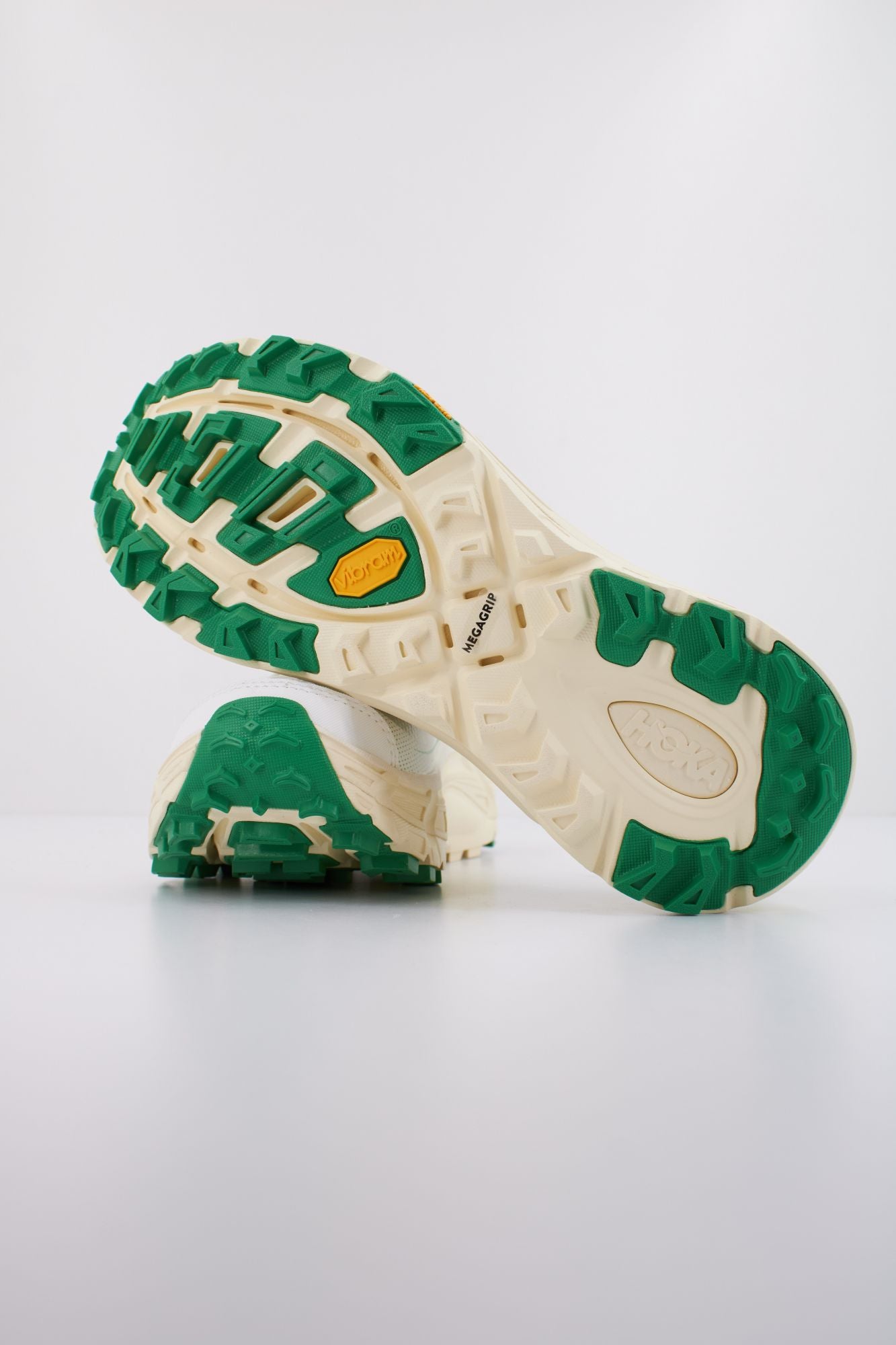 HOKA U MAFATE SPEED en color BLANCO (5)