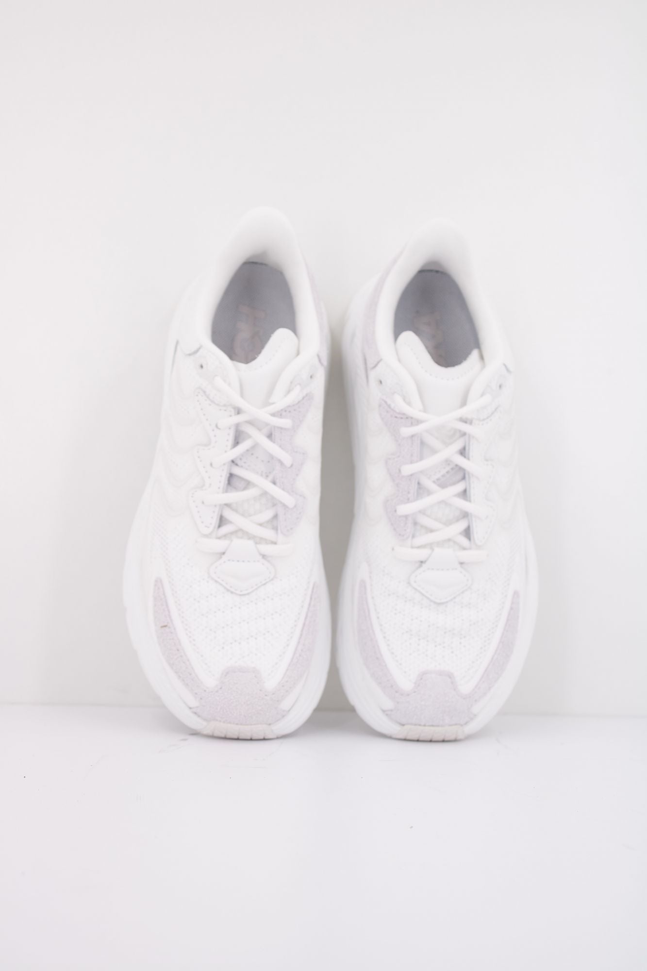 HOKA U CLIFTON LS en color BLANCO (3)