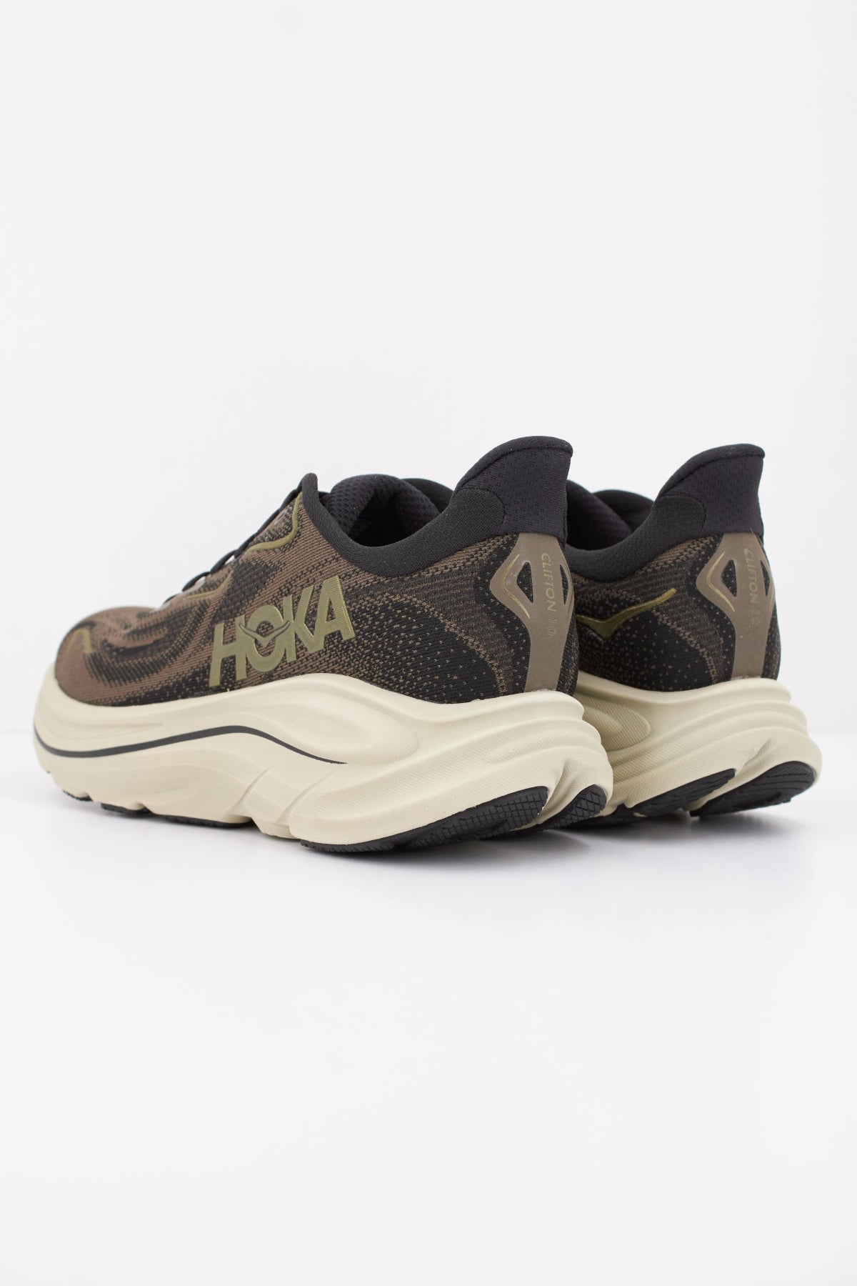 HOKA CLIFTON 10 en color MARRON (4)