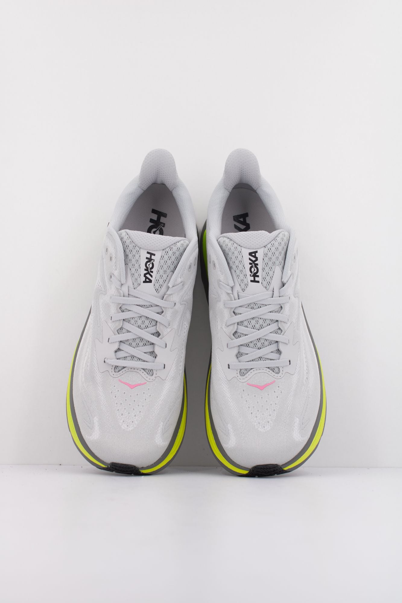 HOKA CLIFTON 10 en color GRIS (3)