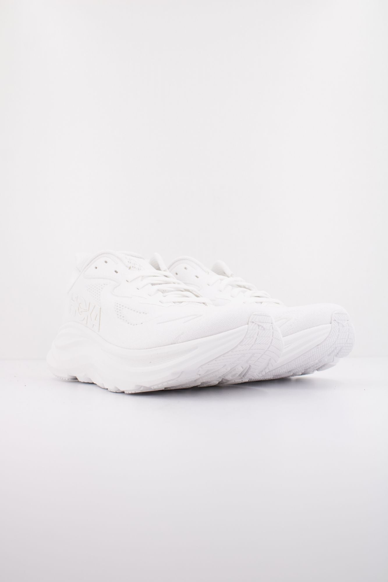 HOKA CLIFTON 10 en color BLANCO (3)