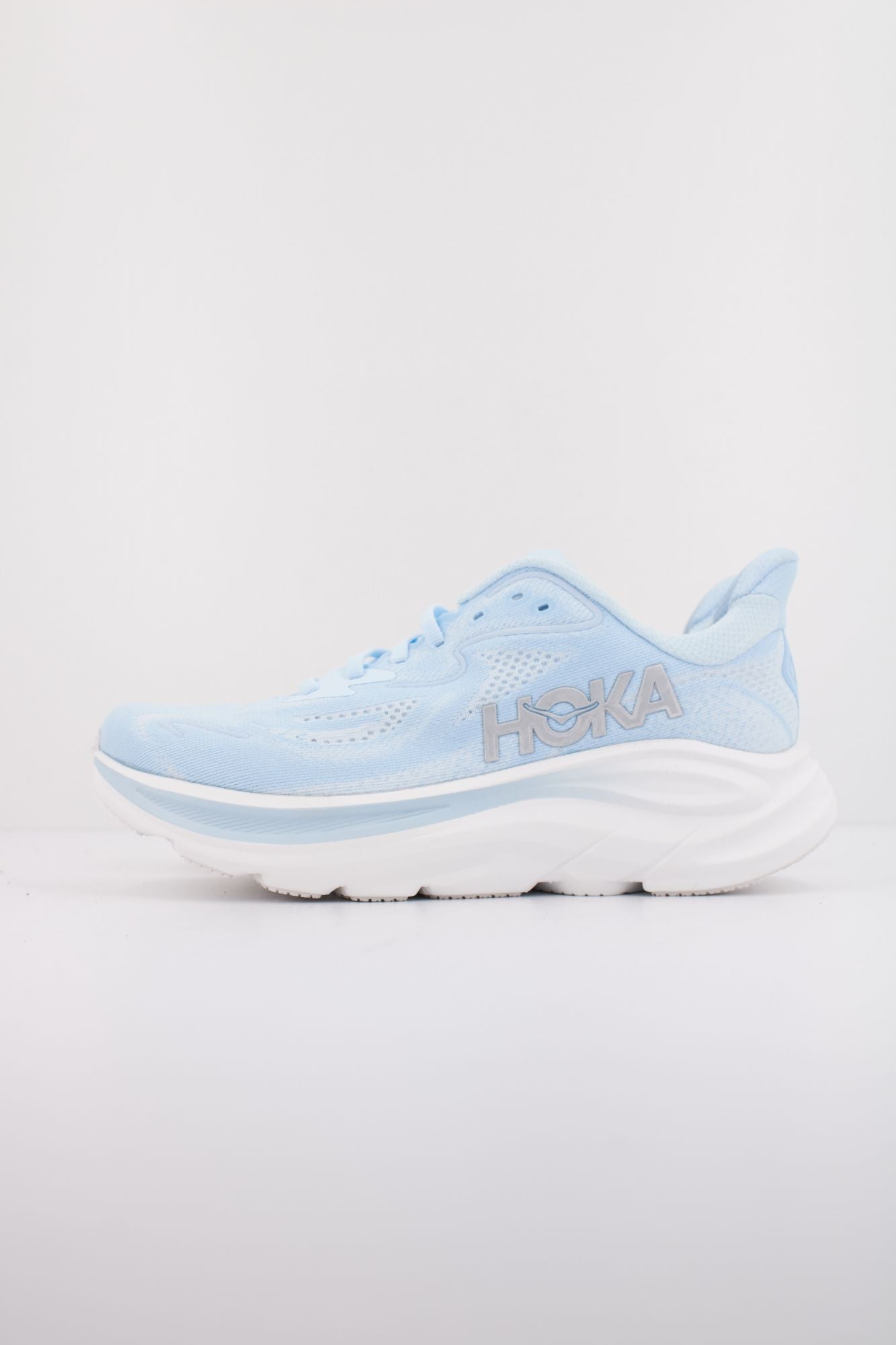 HOKA CLIFTON 10 en color AZUL (1)