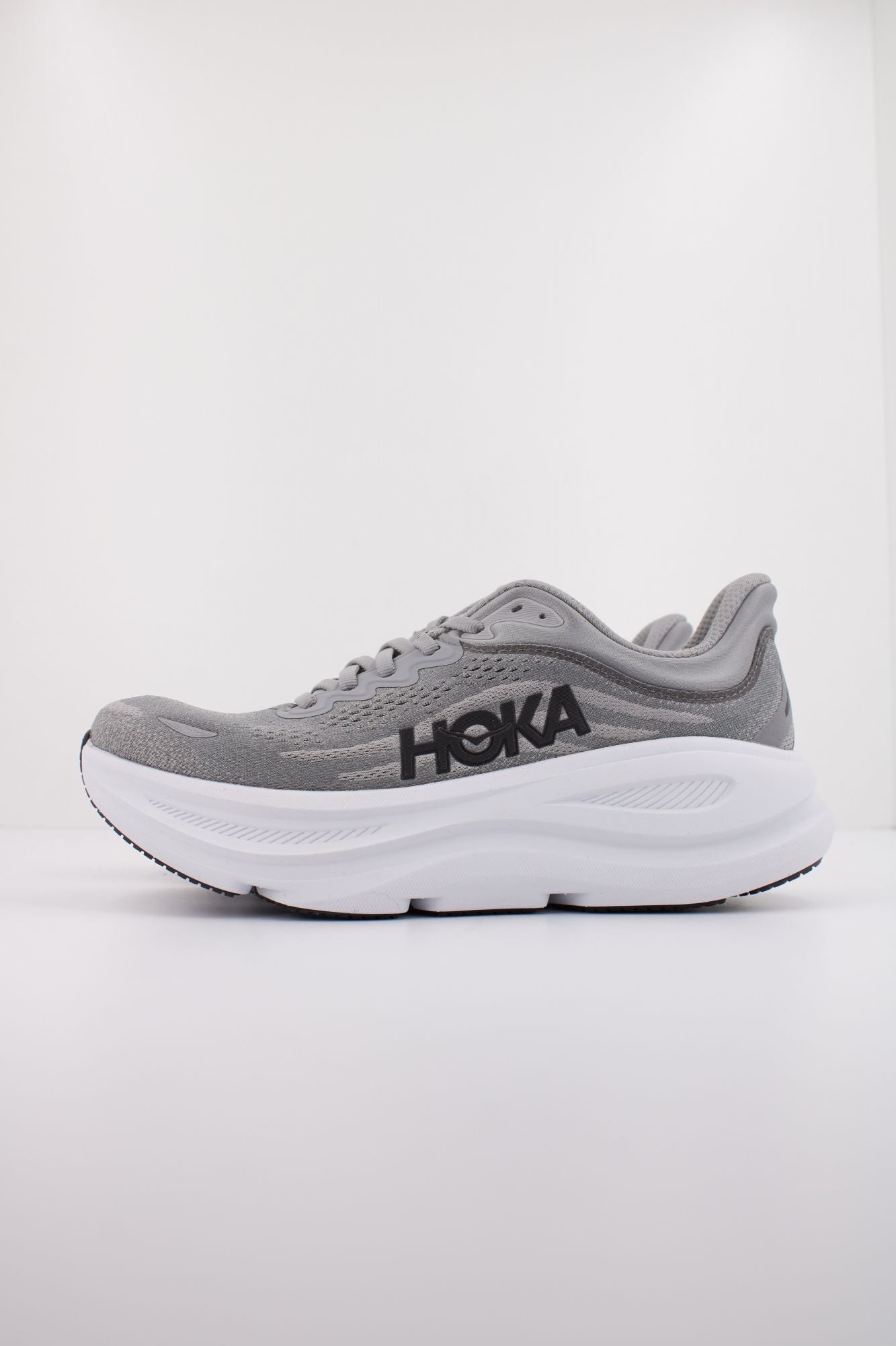 HOKA BONDI 9 en color GRIS (1)