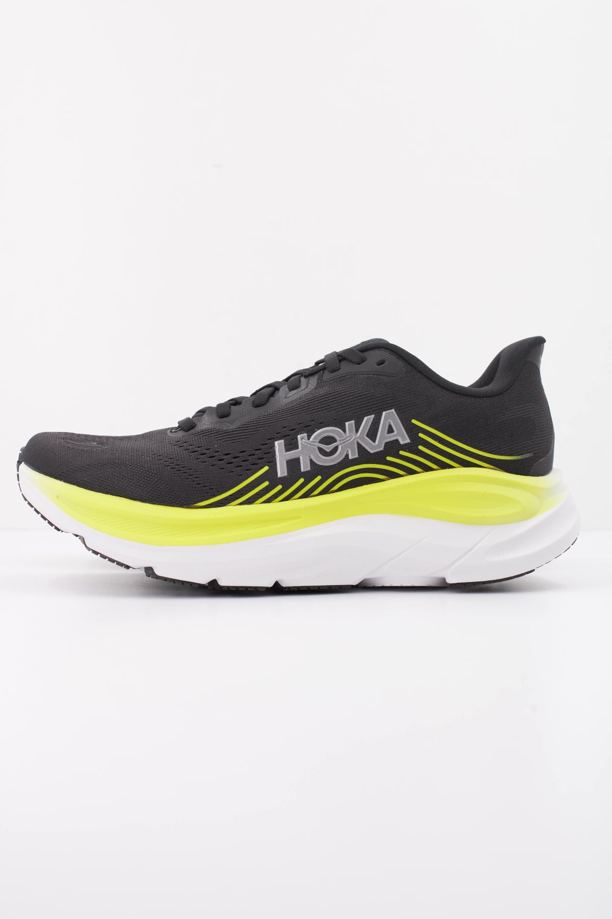 HOKA ZAPATILLA CLIFTON 11 en color NEGRO (1)