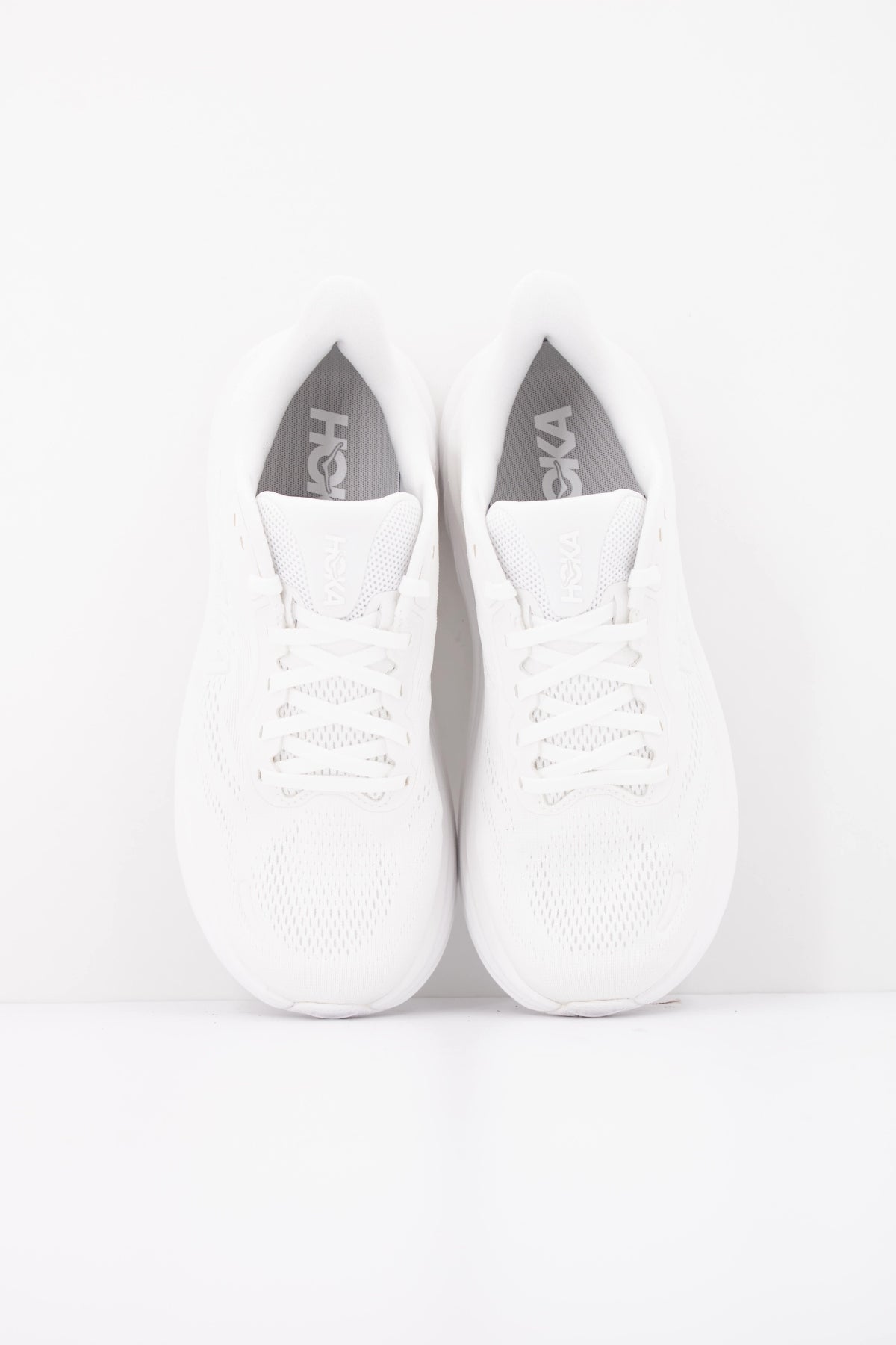 HOKA 185128 en color BLANCO (3)