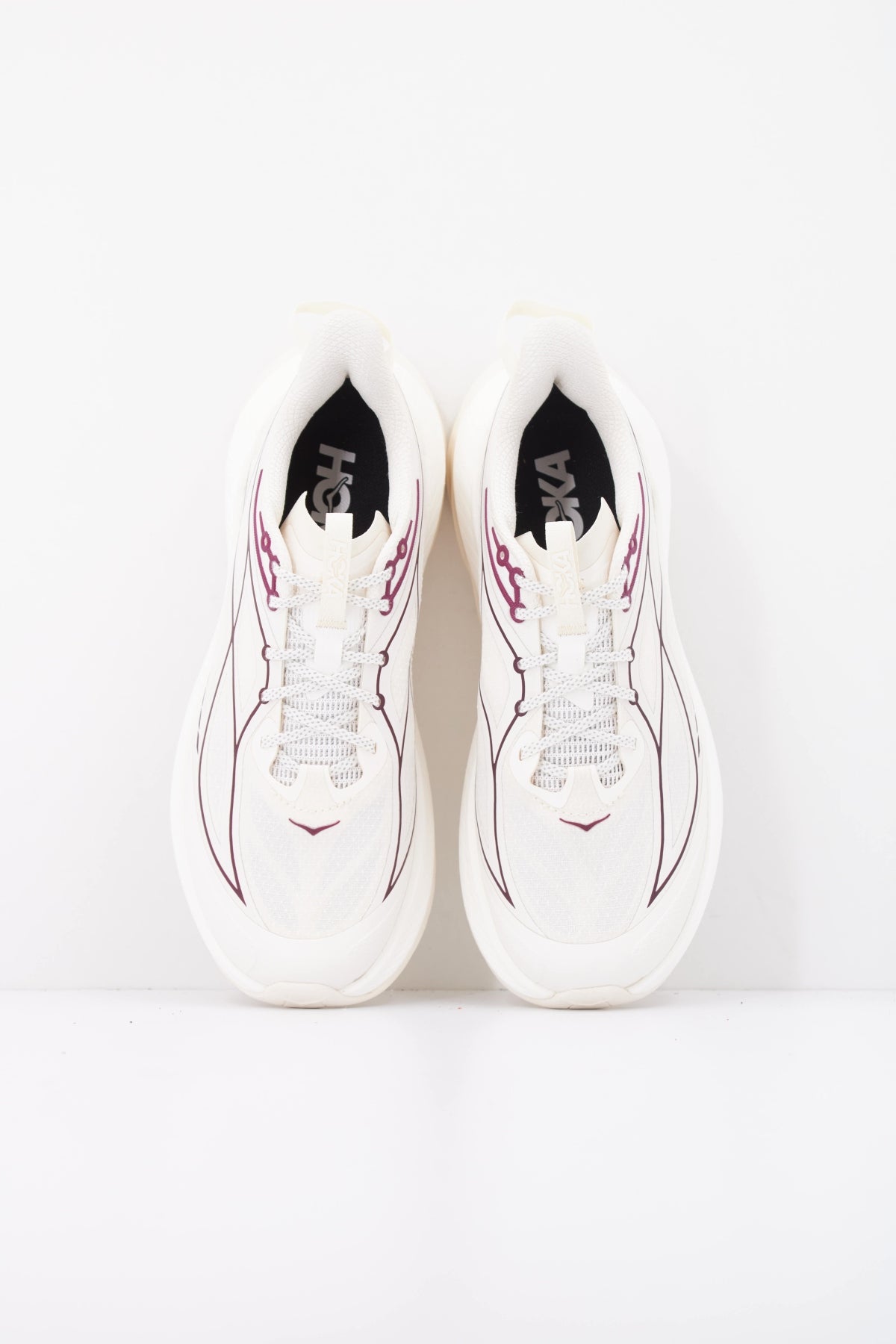 HOKA MACH REMASTERED 1176251 en color BLANCO (3)