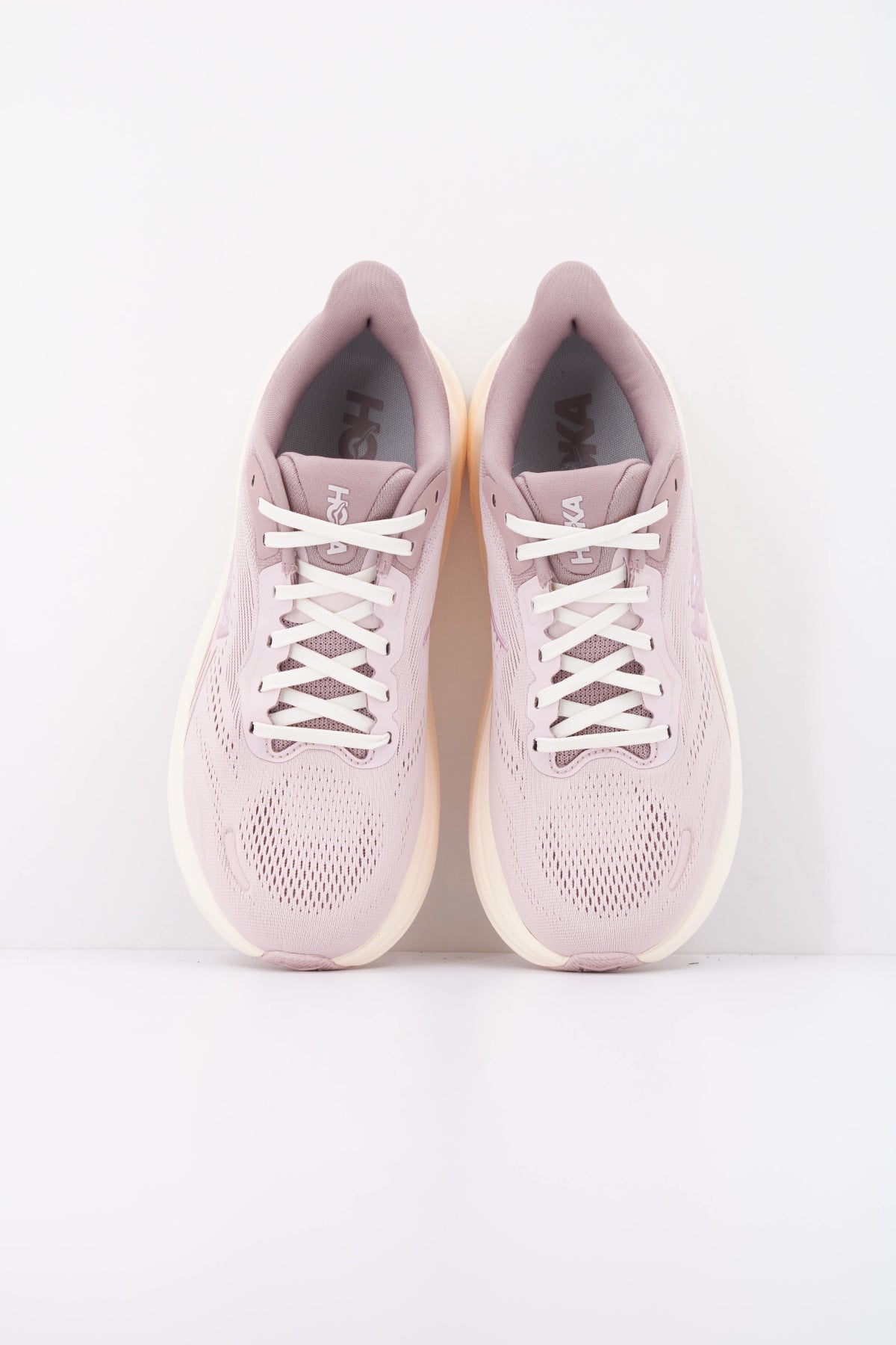 HOKA 1179199HO ZAPATILLA W CLIFTON 11 en color ROSA (3)