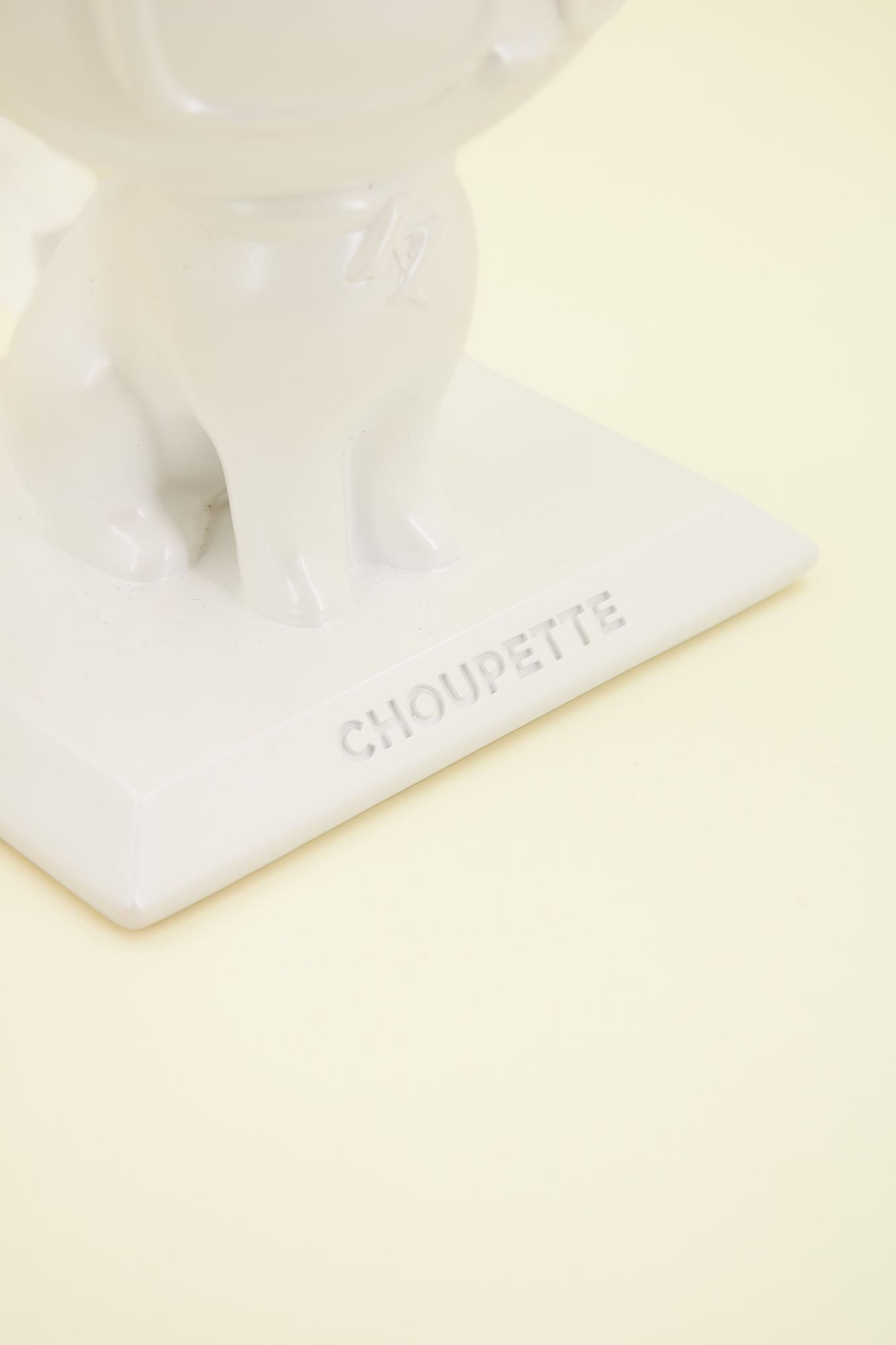 KARL LAGERFELD K/IKONIK 2.0 CHOUP STATUE en color BLANCO (3)