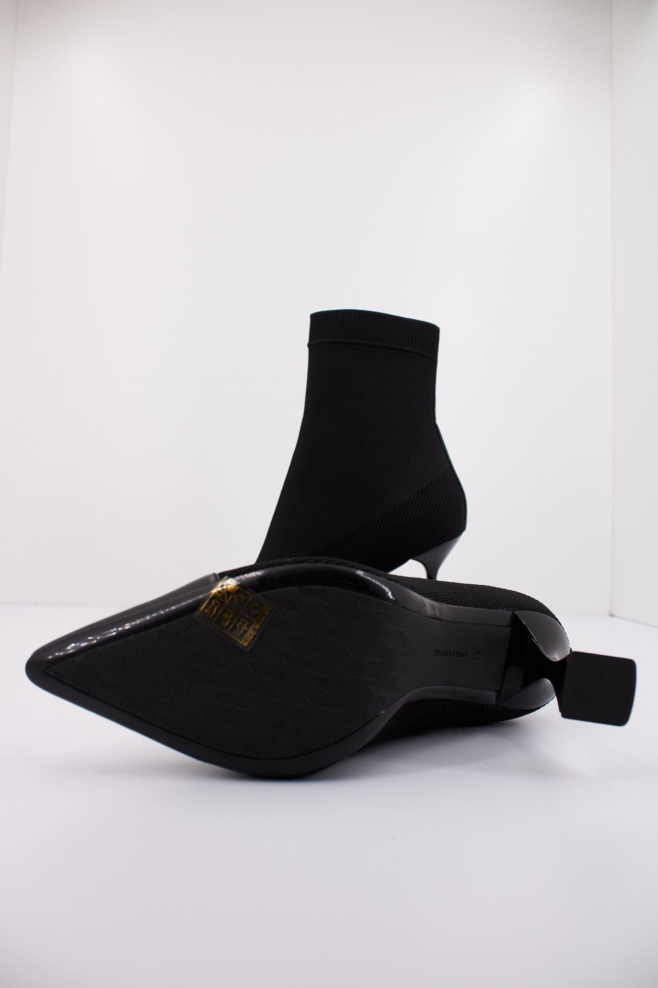 KARL LAGERFELD DEBUT II EMBRO KNIT ANKLE B en color NEGRO (5)