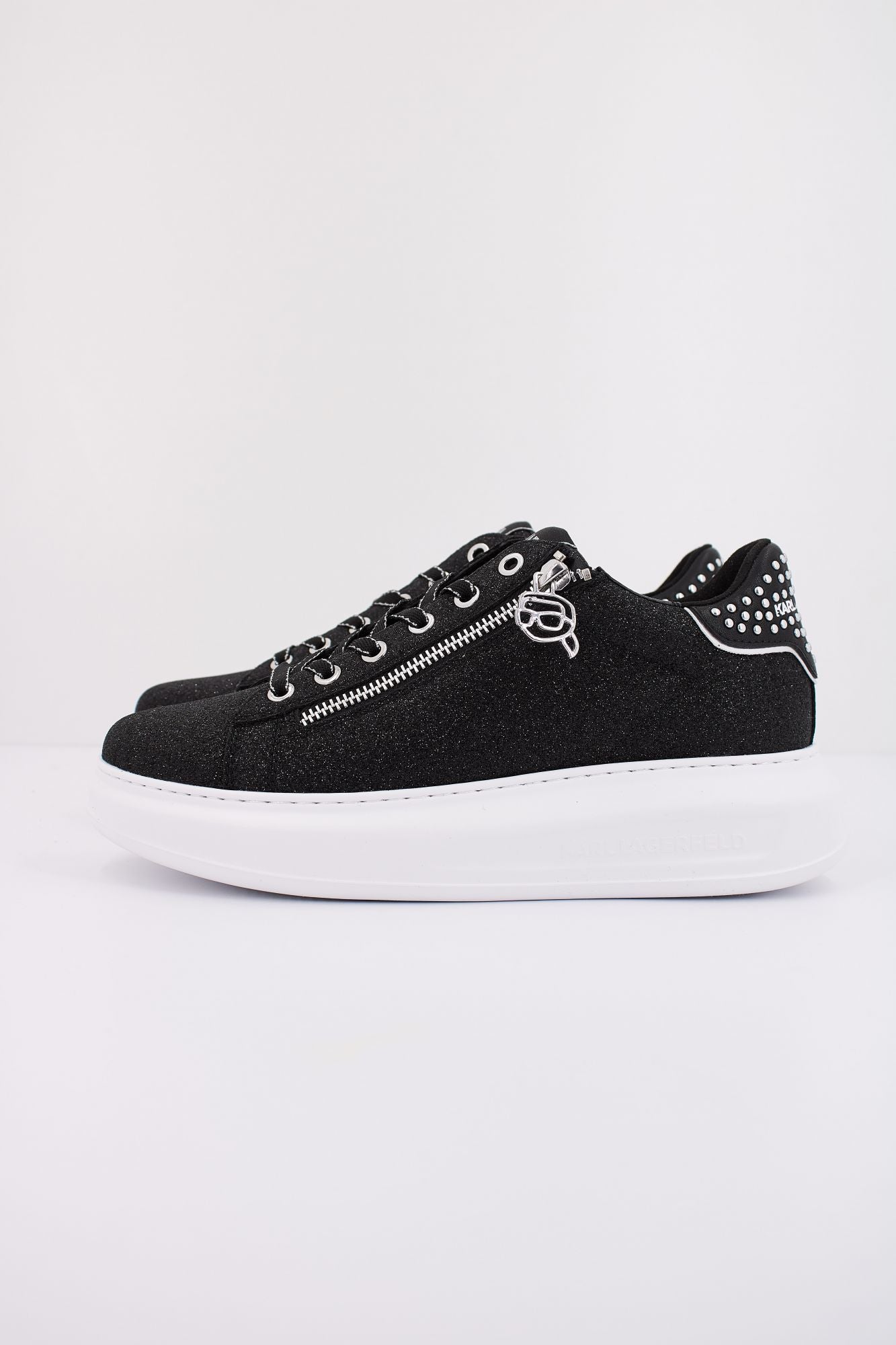 KARL LAGERFELD KAPRI STUD ZIP LO LACE en color NEGRO (1)
