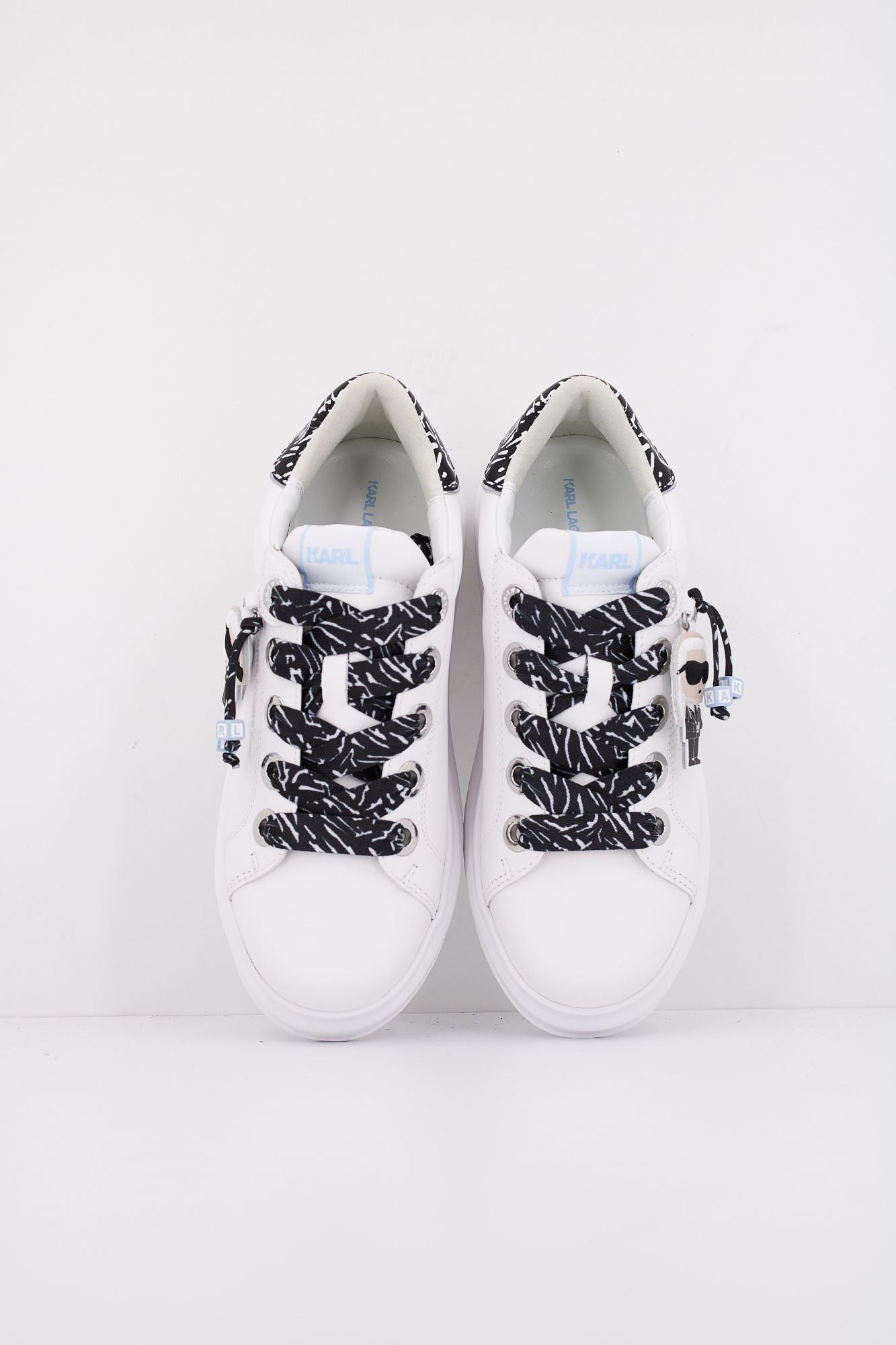 KARL LAGERFELD KAPRI KEYCHAIN en color BLANCO (3)