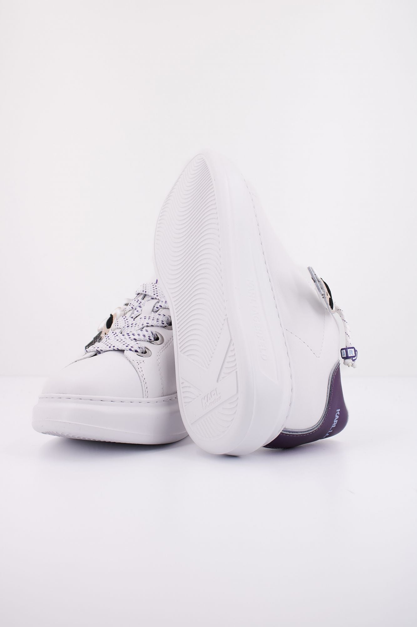 KARL LAGERFELD KAPRI KEYCHAIN en color BLANCO (5)