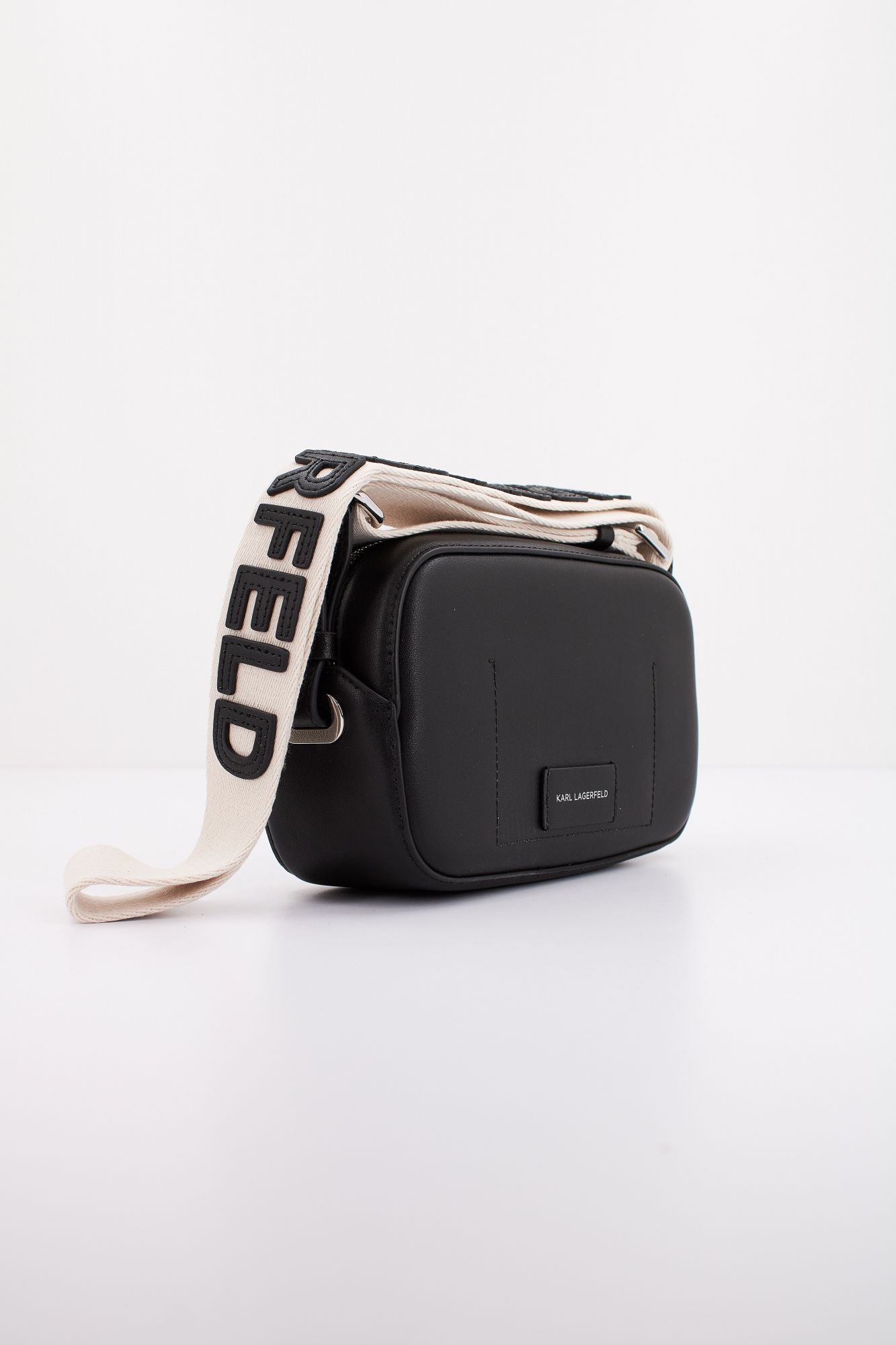 KARL LAGERFELD K/CIRCLE CAMERABAG PERFORA en color NEGRO (2)