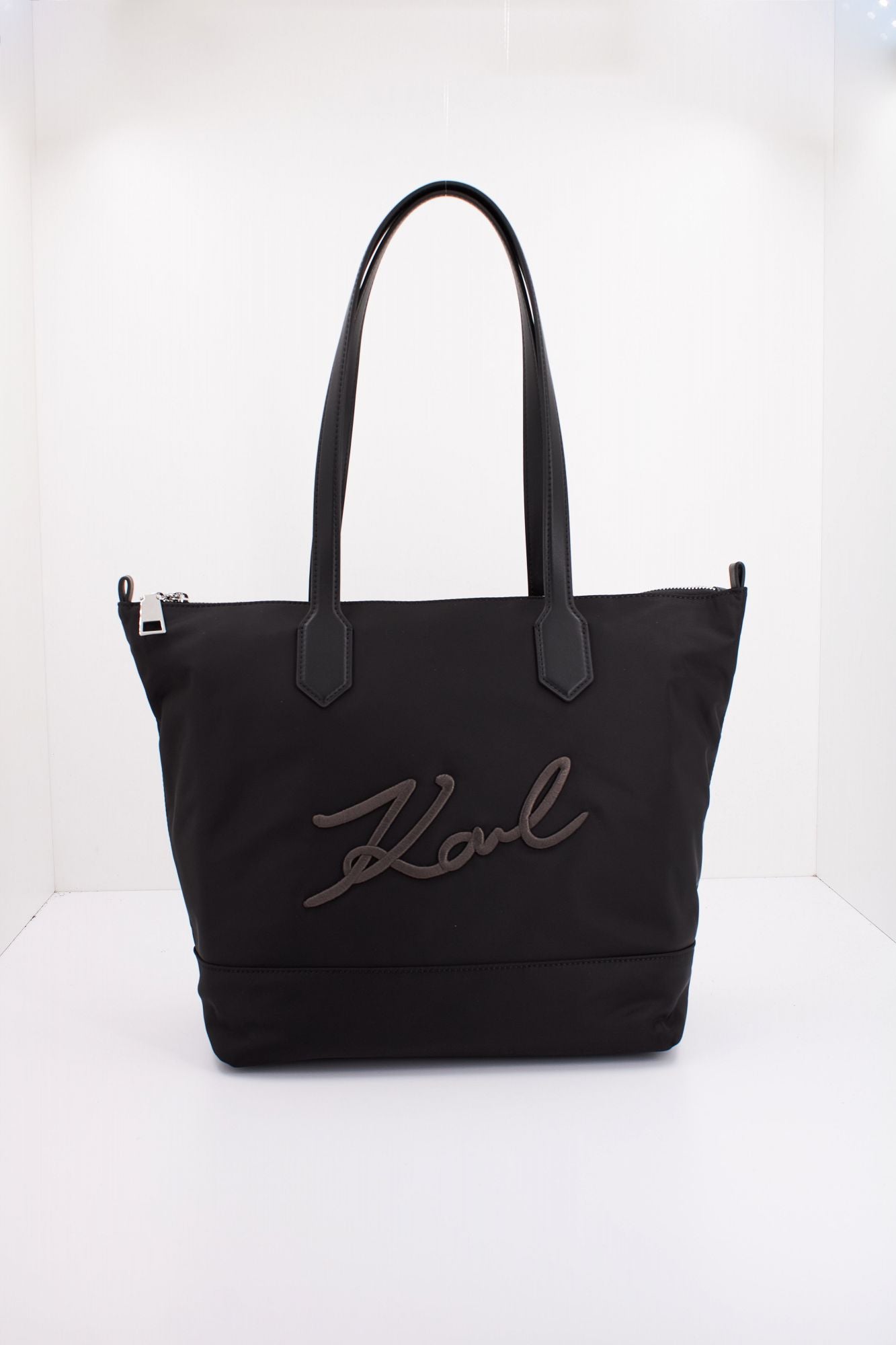 KARL LAGERFELD  K/SIGNATURE NYLON MD TOTE en color NEGRO (1)
