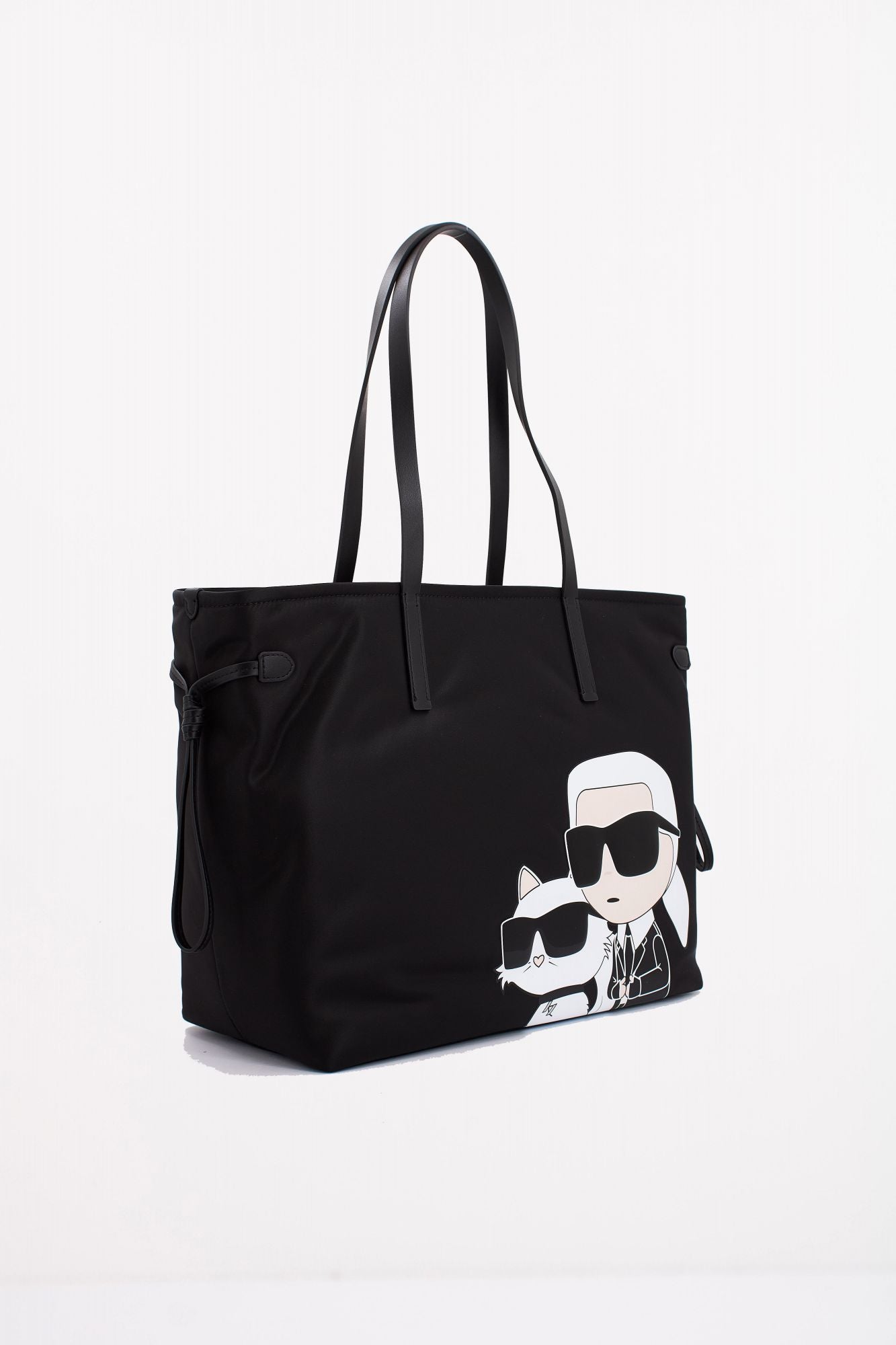KARL LAGERFELD K/IKONIK 2.0 NYLON TOTE XL en color NEGRO (2)