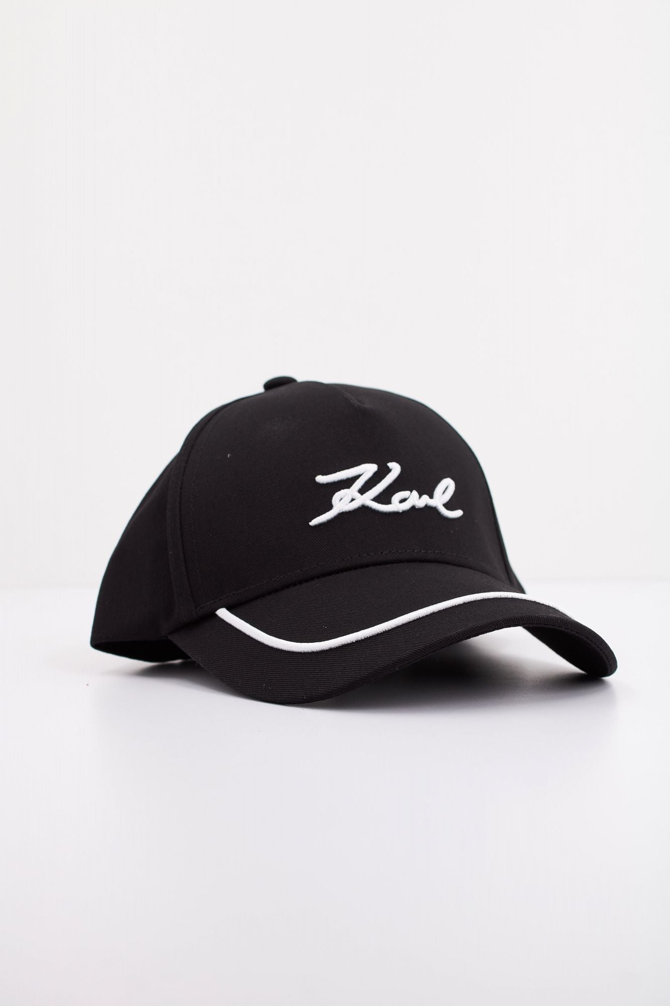 KARL LAGERFELD K/SIGNATURE PIPING CAP en color NEGRO (2)