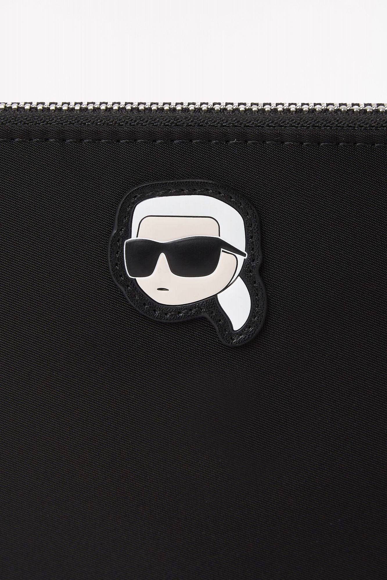 KARL LAGERFELD K/IKONIK 2.0 NYLON TRAV WL en color NEGRO (4)